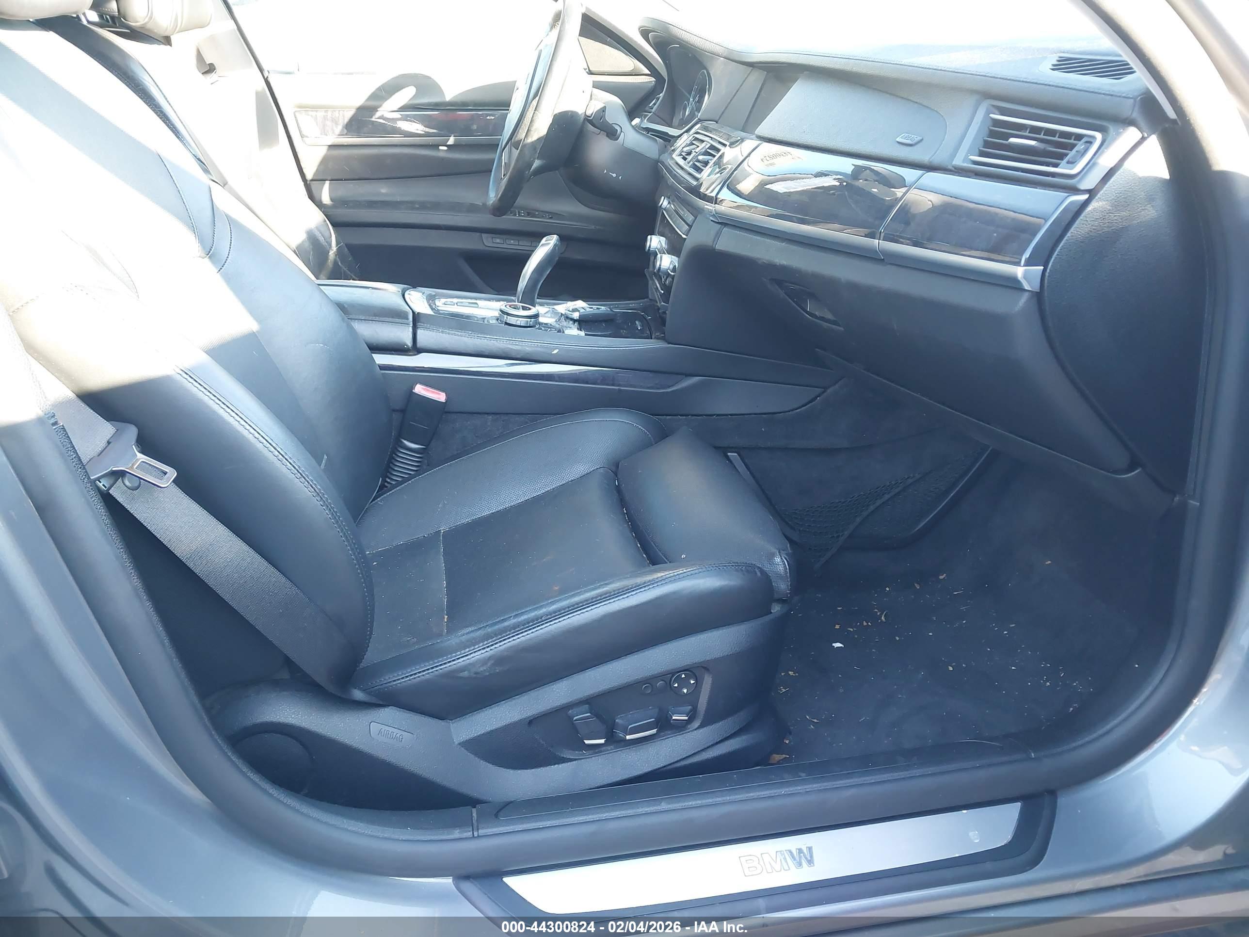 BMW 750LI image 5