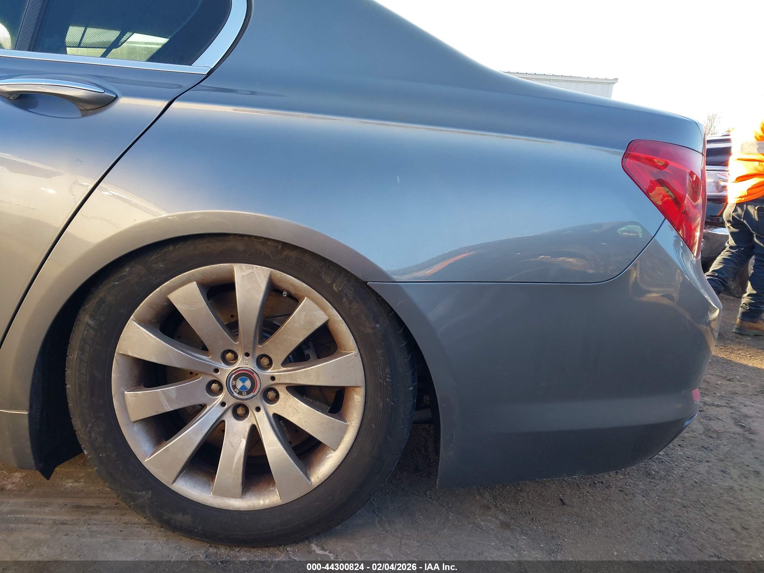 BMW 750LI image 6