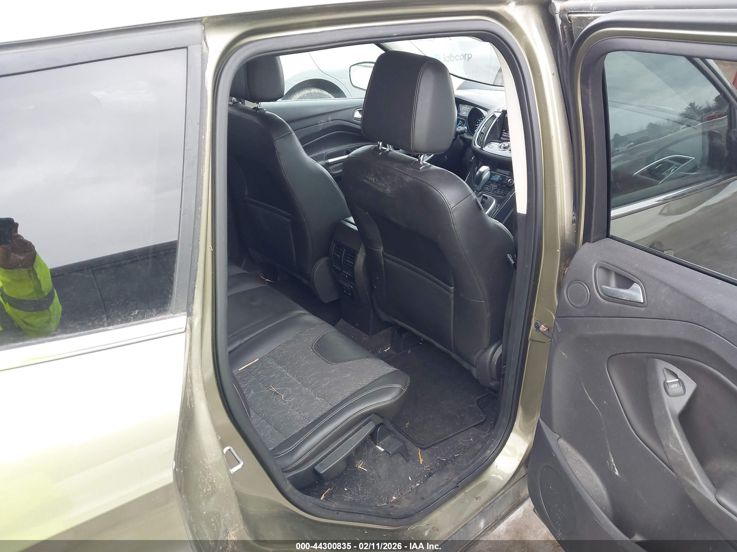 FORD ESCAPE image 8