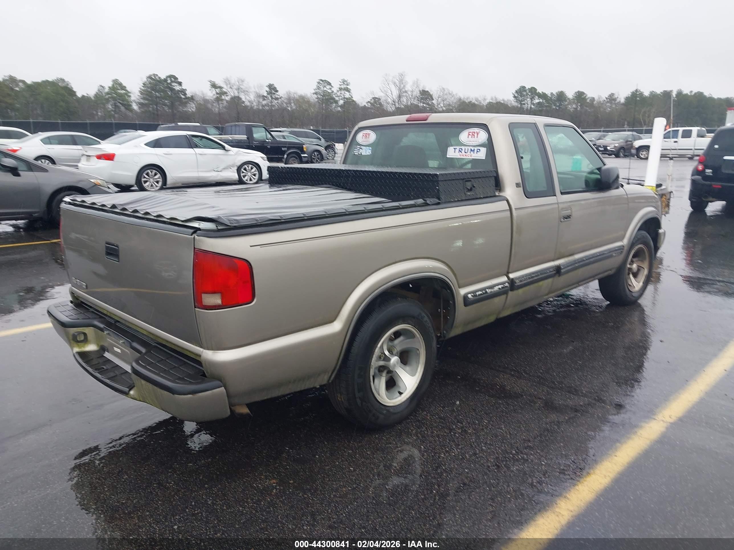 CHEVROLET S-10 image 4