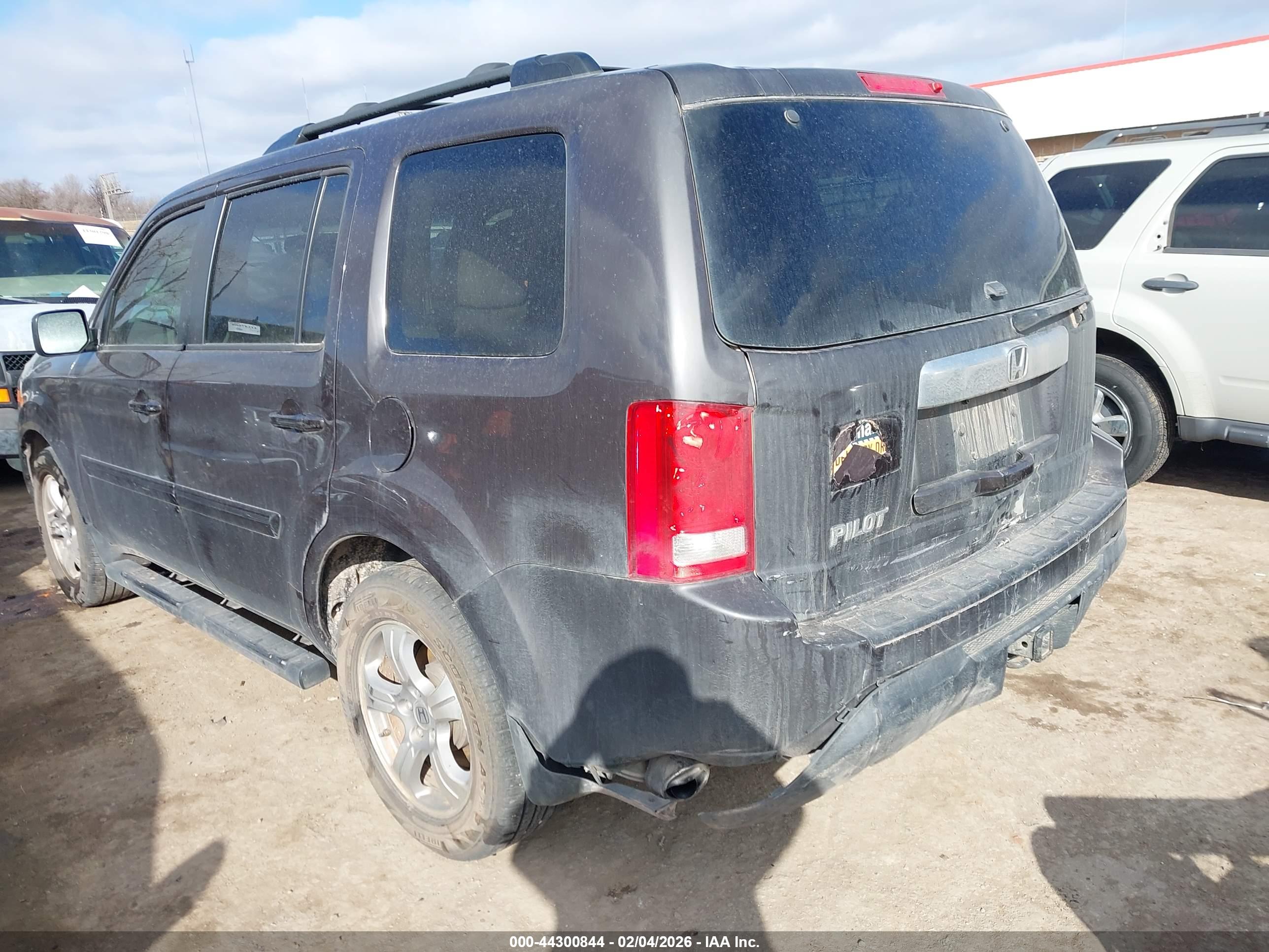 HONDA PILOT image 3