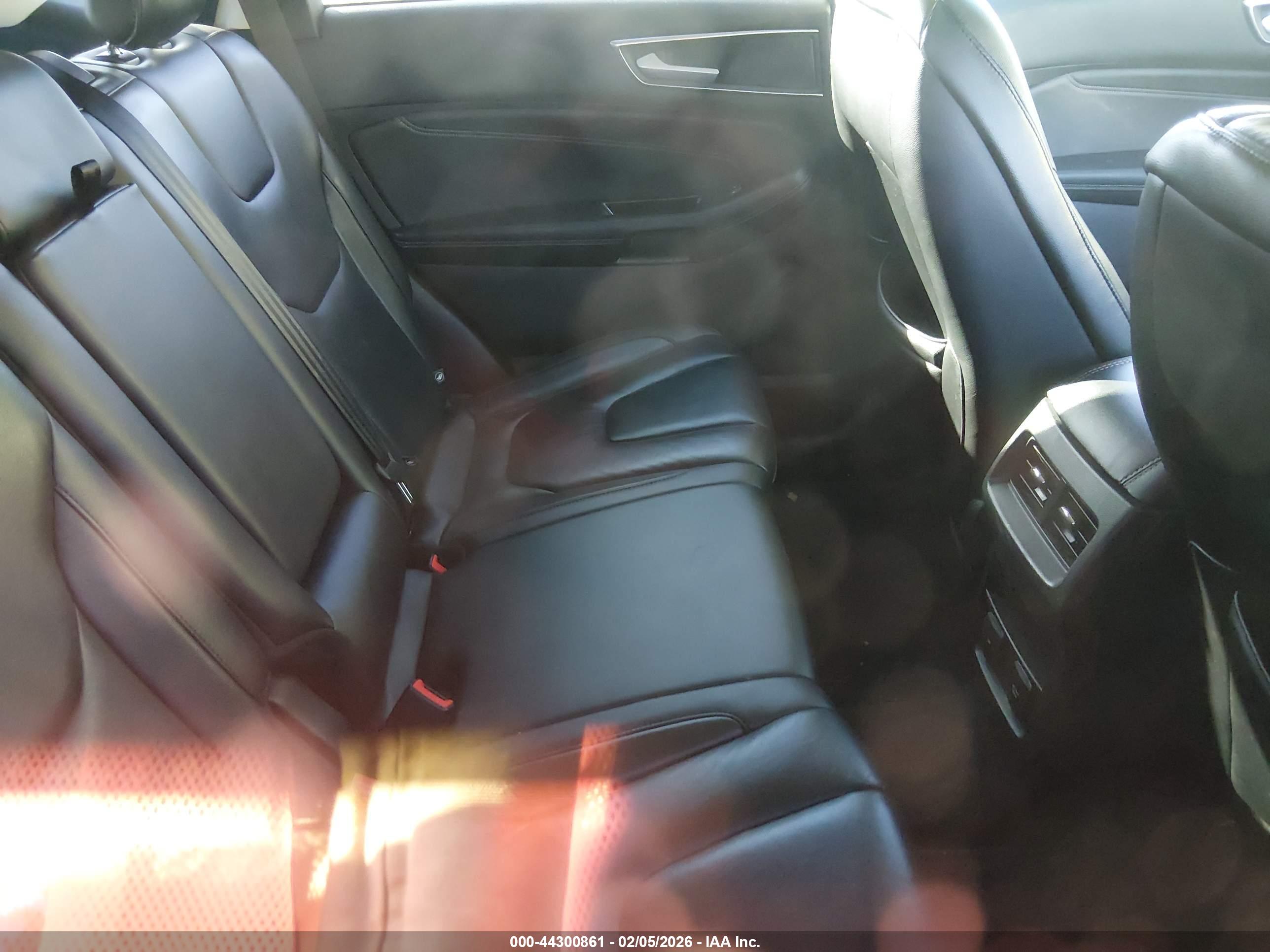 FORD EDGE image 8