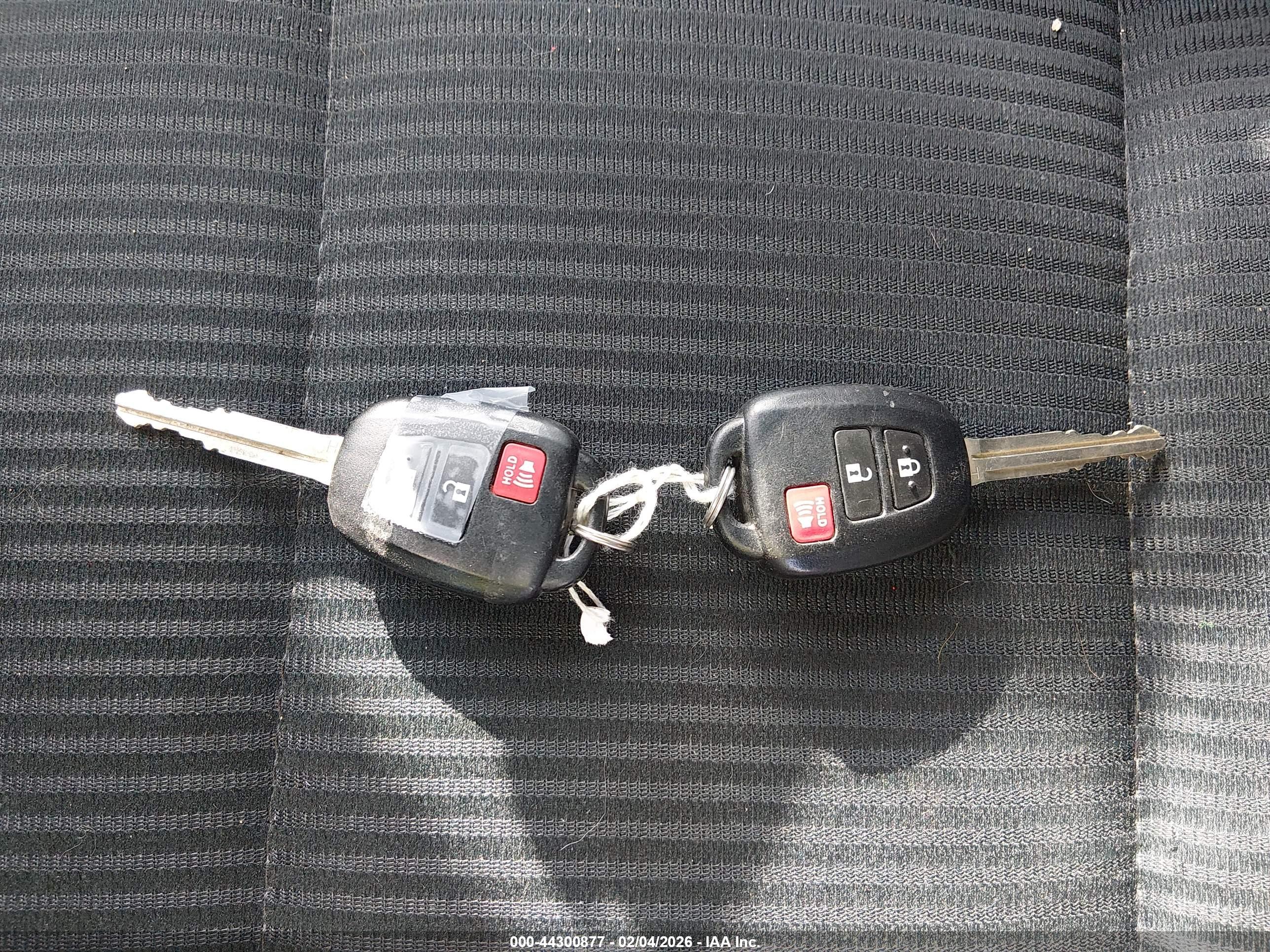 TOYOTA RAV4 image 11