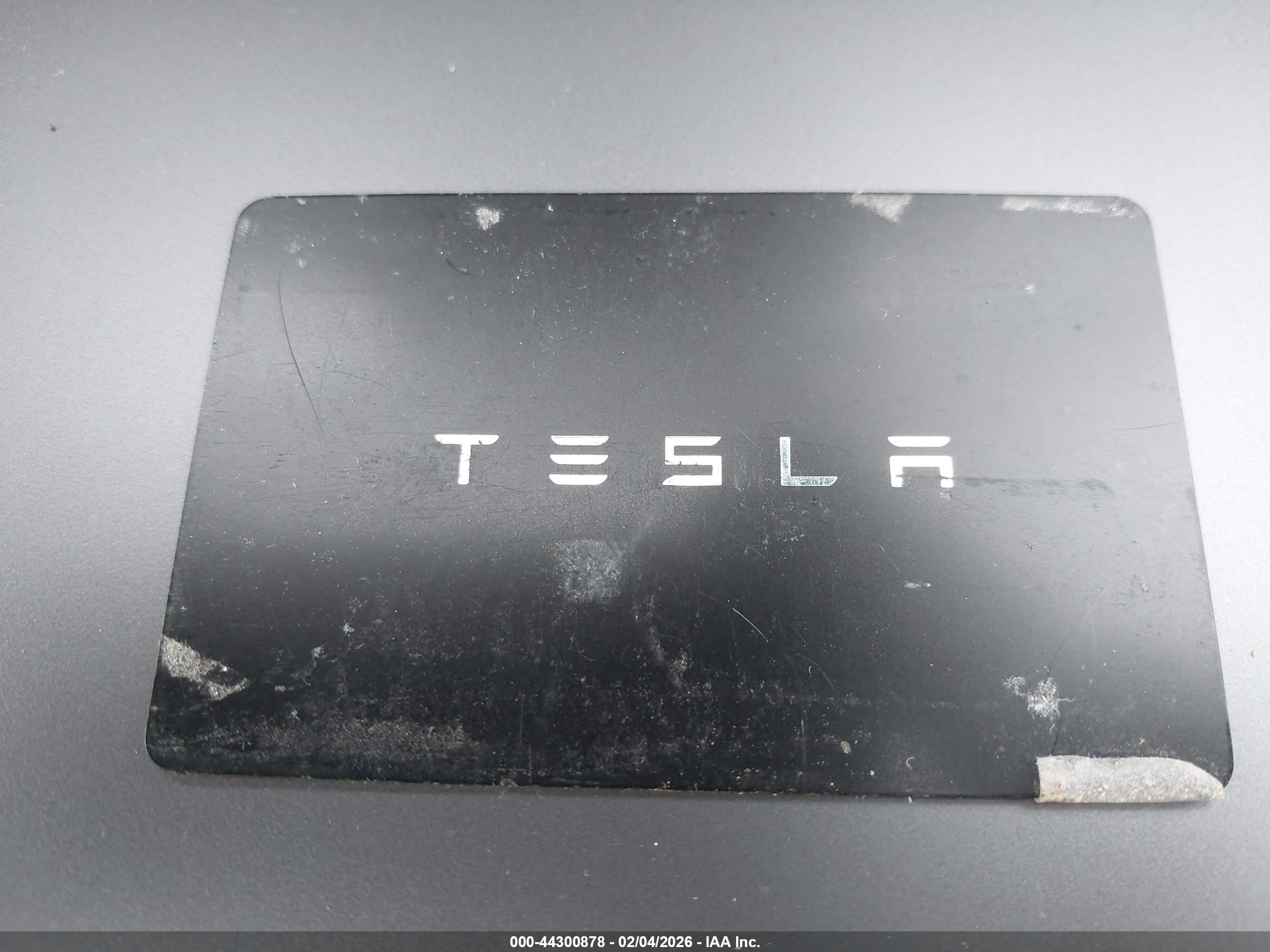 TESLA MODEL image 11
