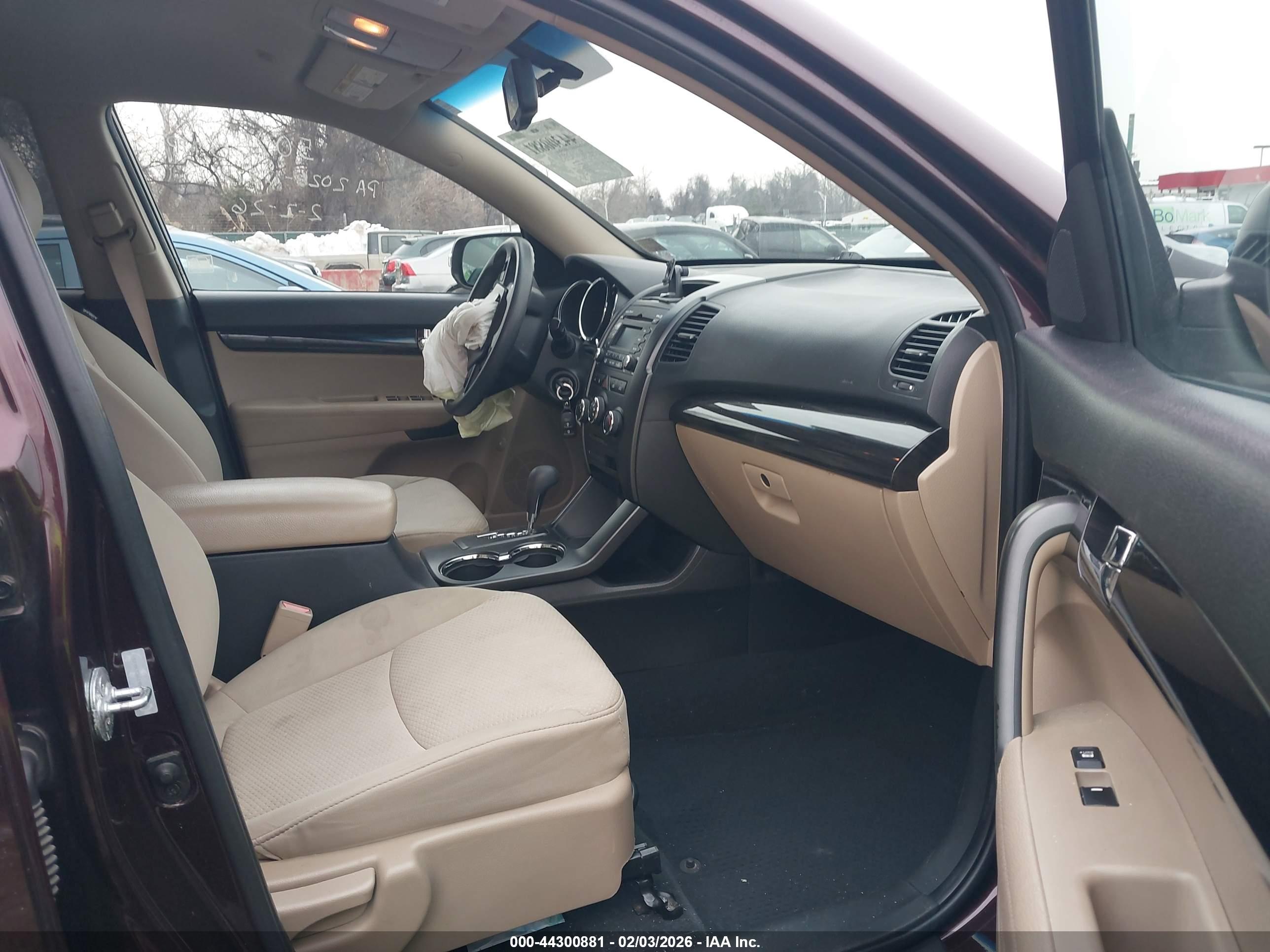 KIA SORENTO image 5