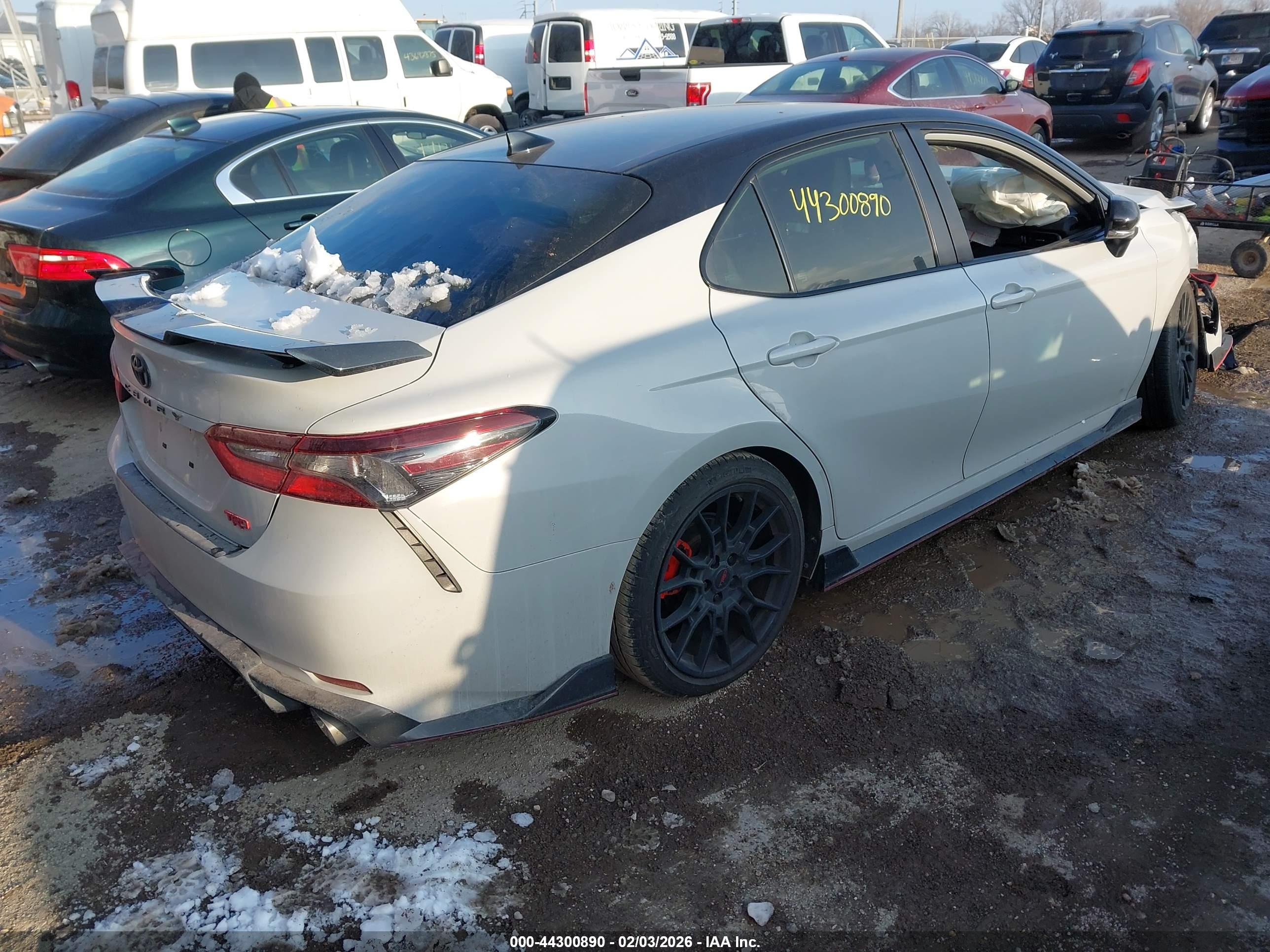 TOYOTA CAMRY image 4