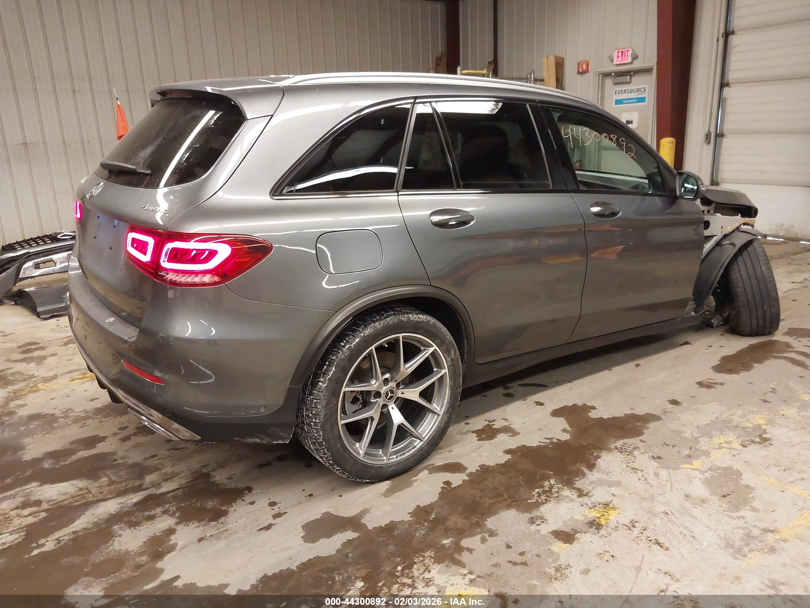 MERCEDES-BENZ GLC image 4