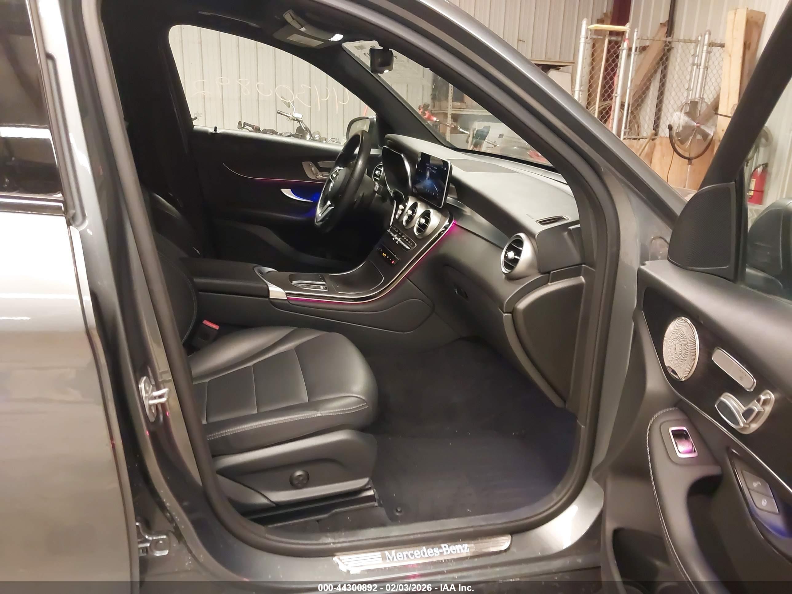 MERCEDES-BENZ GLC image 5