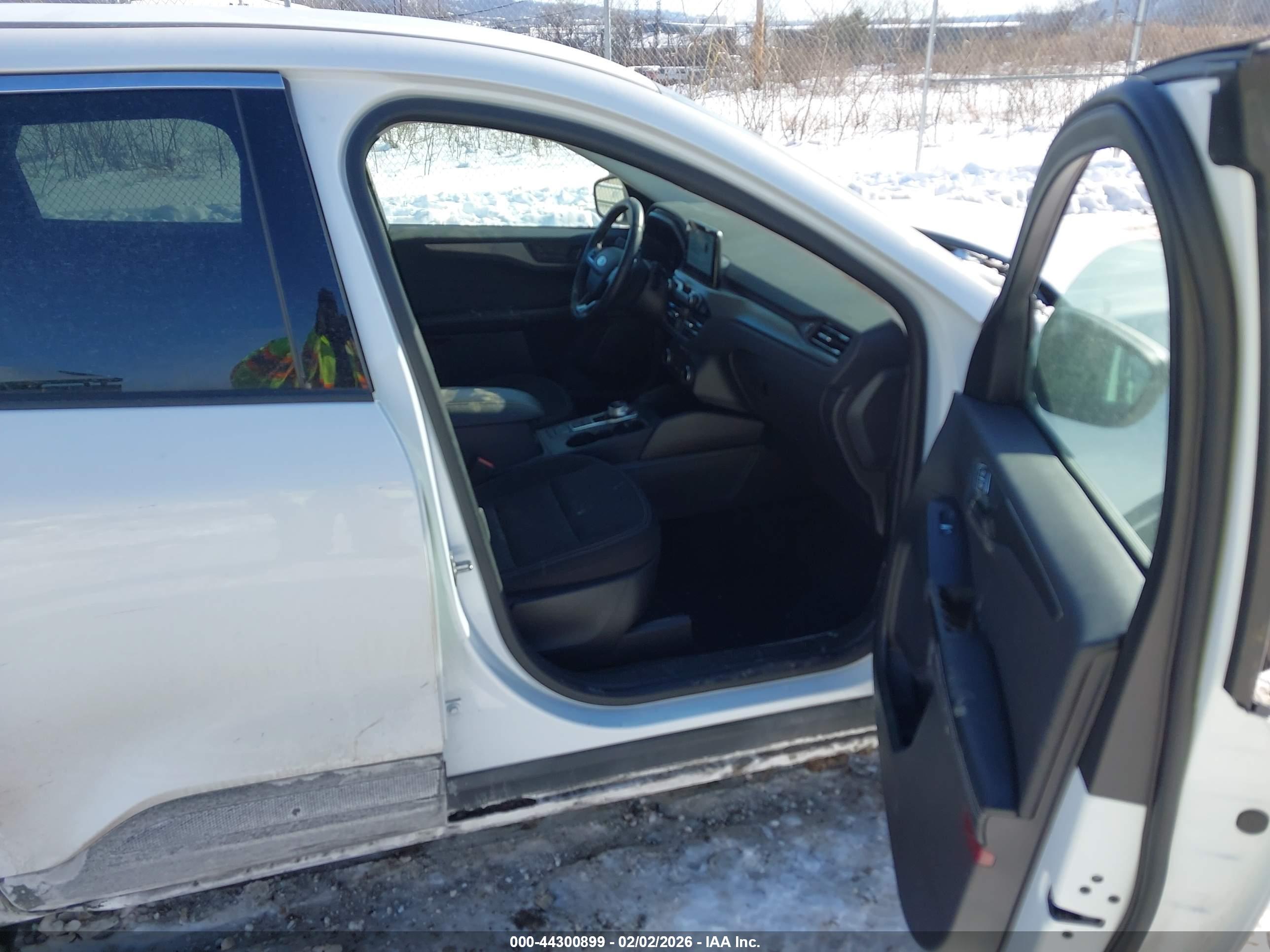 FORD ESCAPE image 5