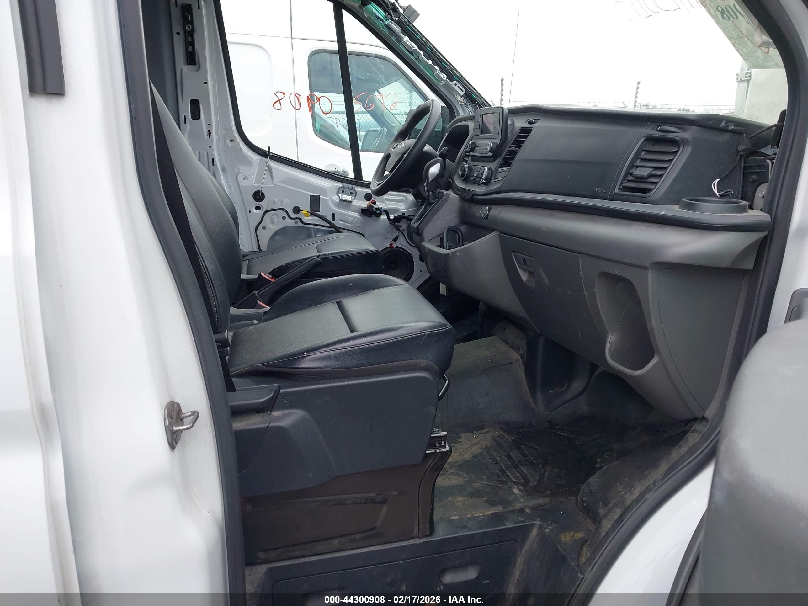 FORD TRANSIT-250 image 5
