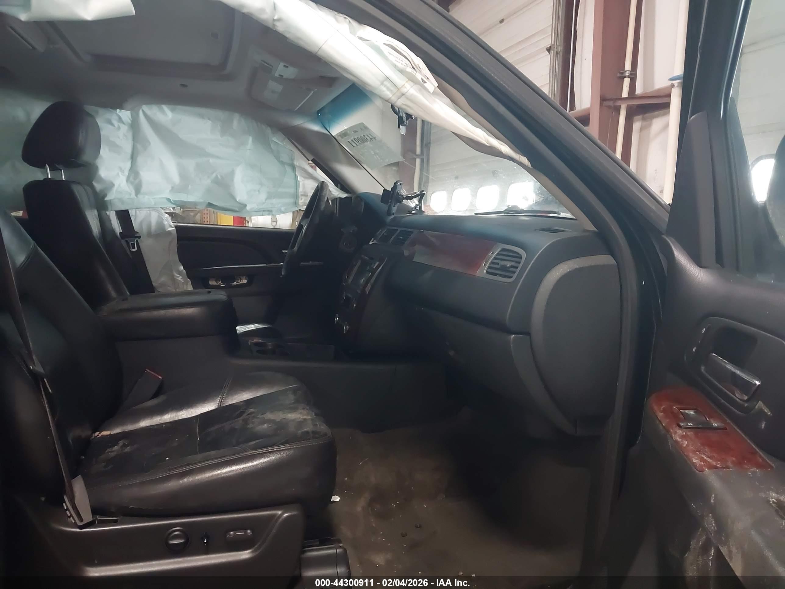 CHEVROLET TAHOE image 5