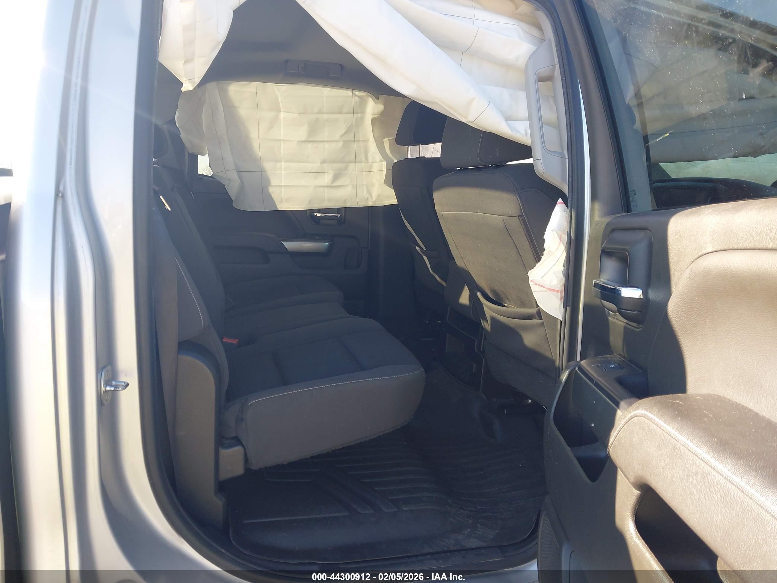 CHEVROLET SILVERADO image 8