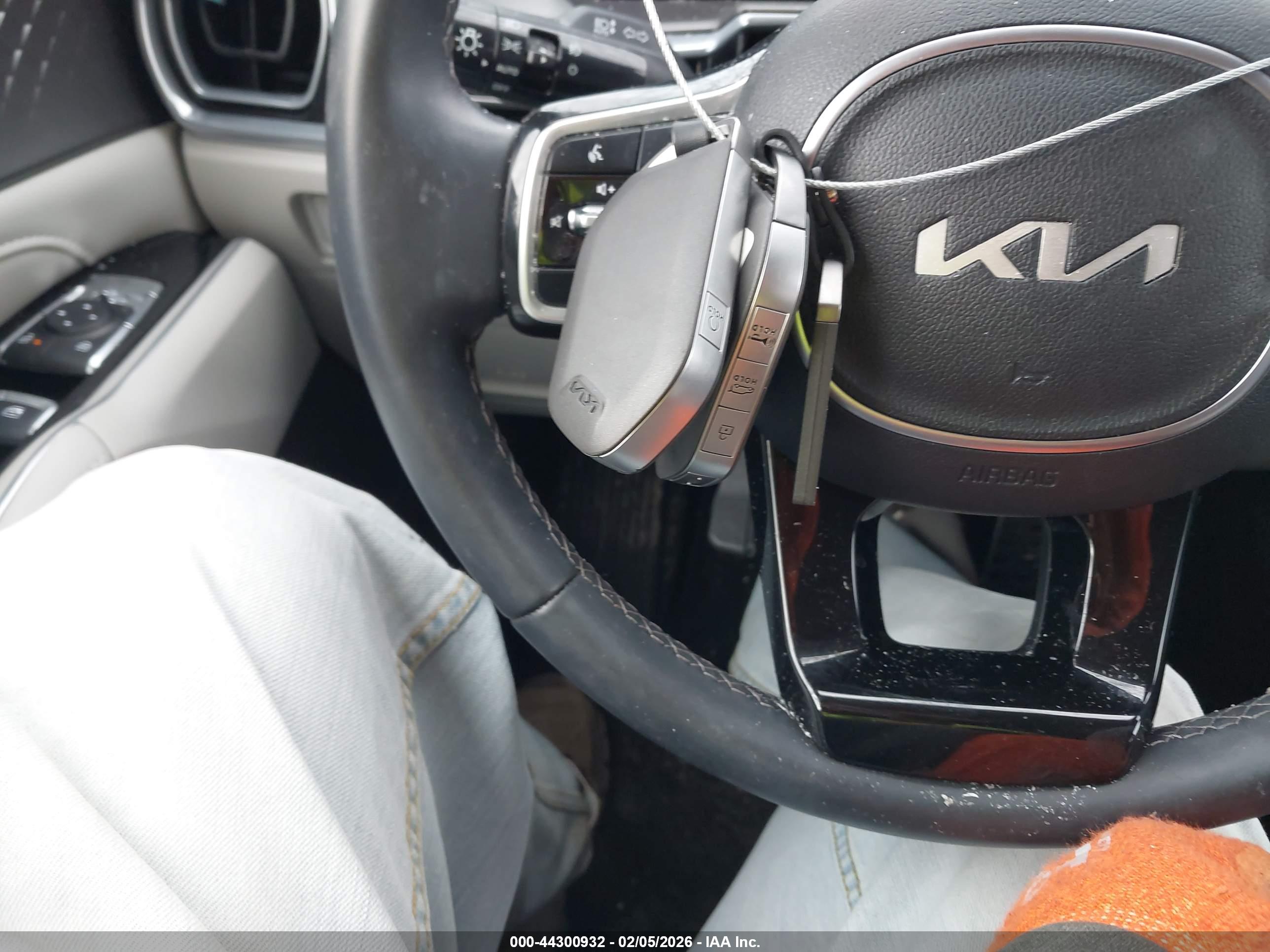 KIA SORENTO image 11