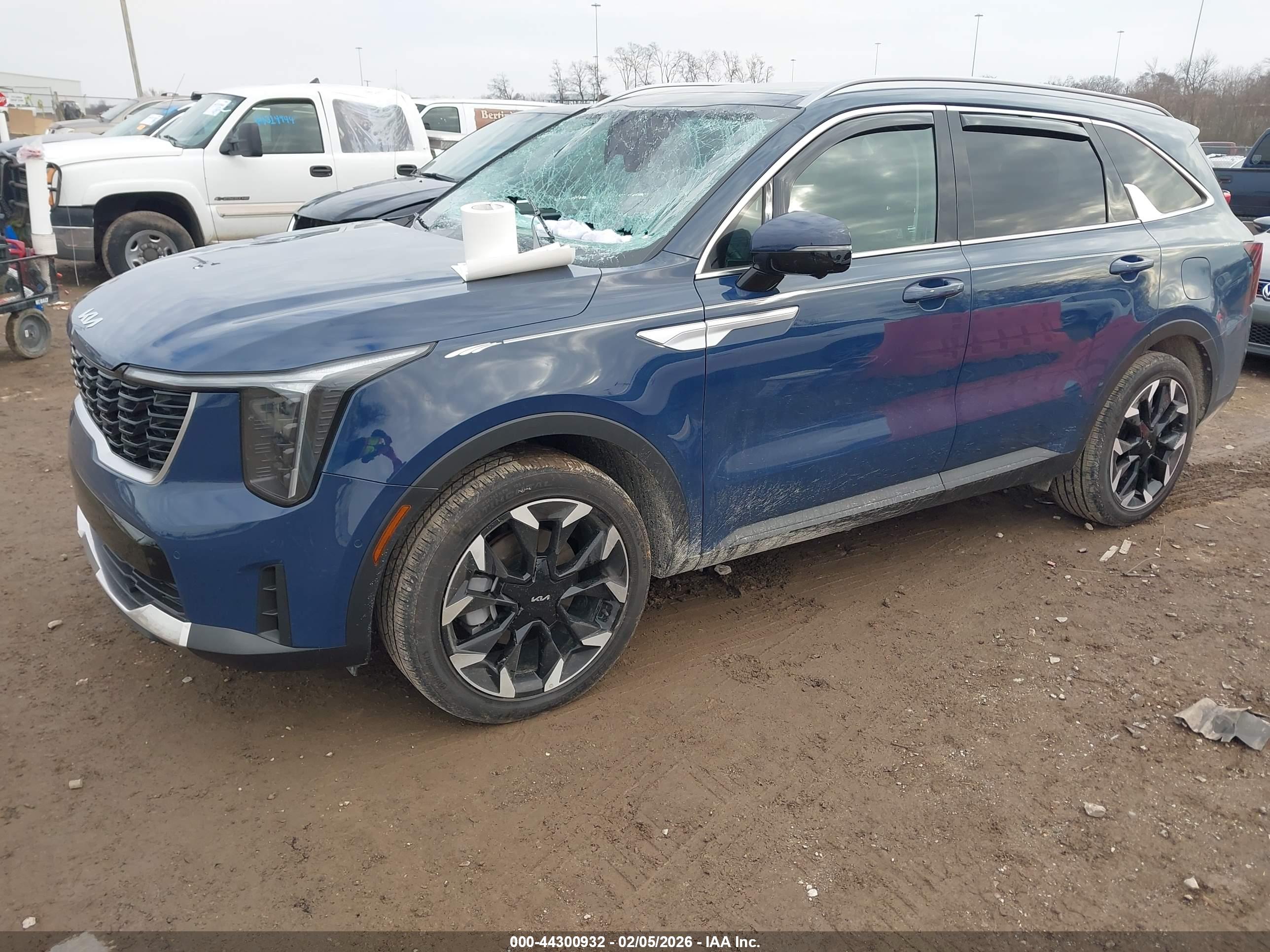 KIA SORENTO image 2
