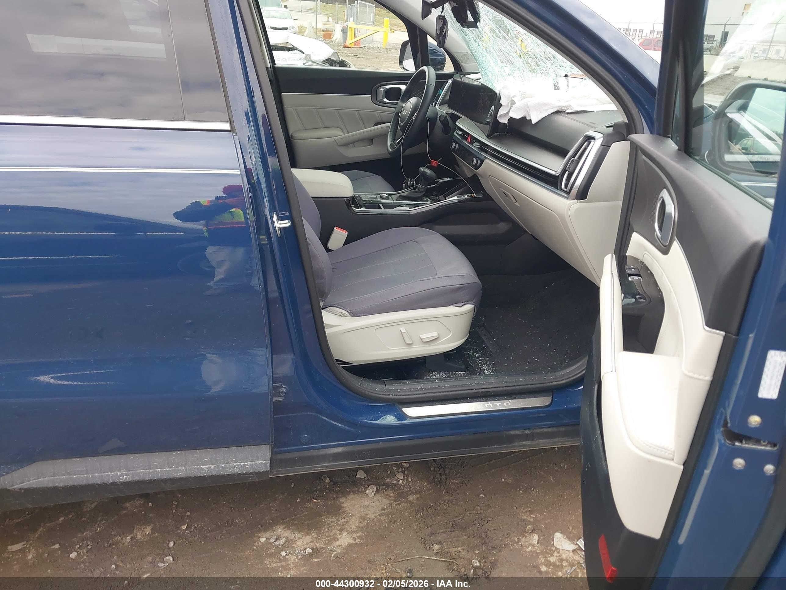 KIA SORENTO image 5