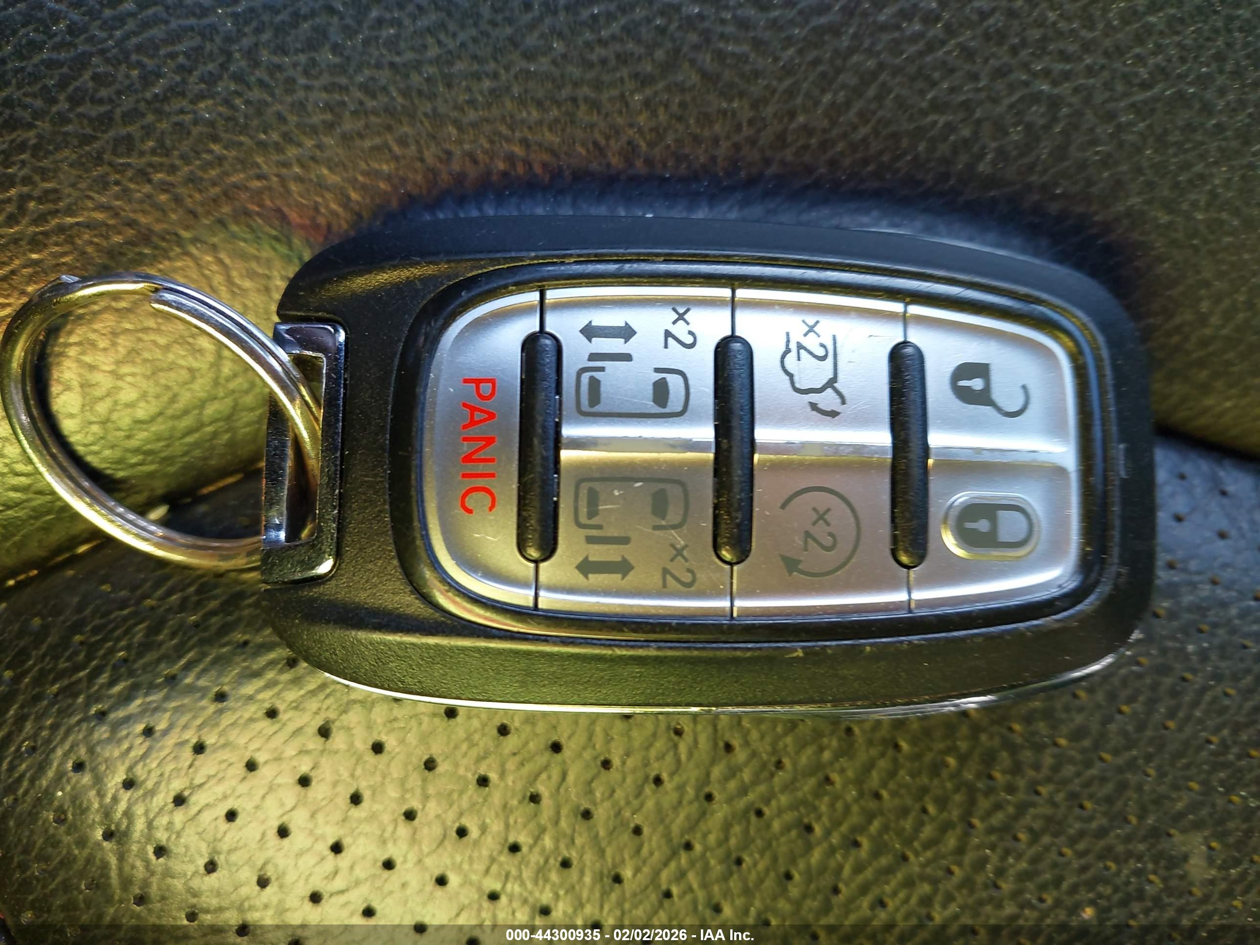 CHRYSLER PACIFICA image 11