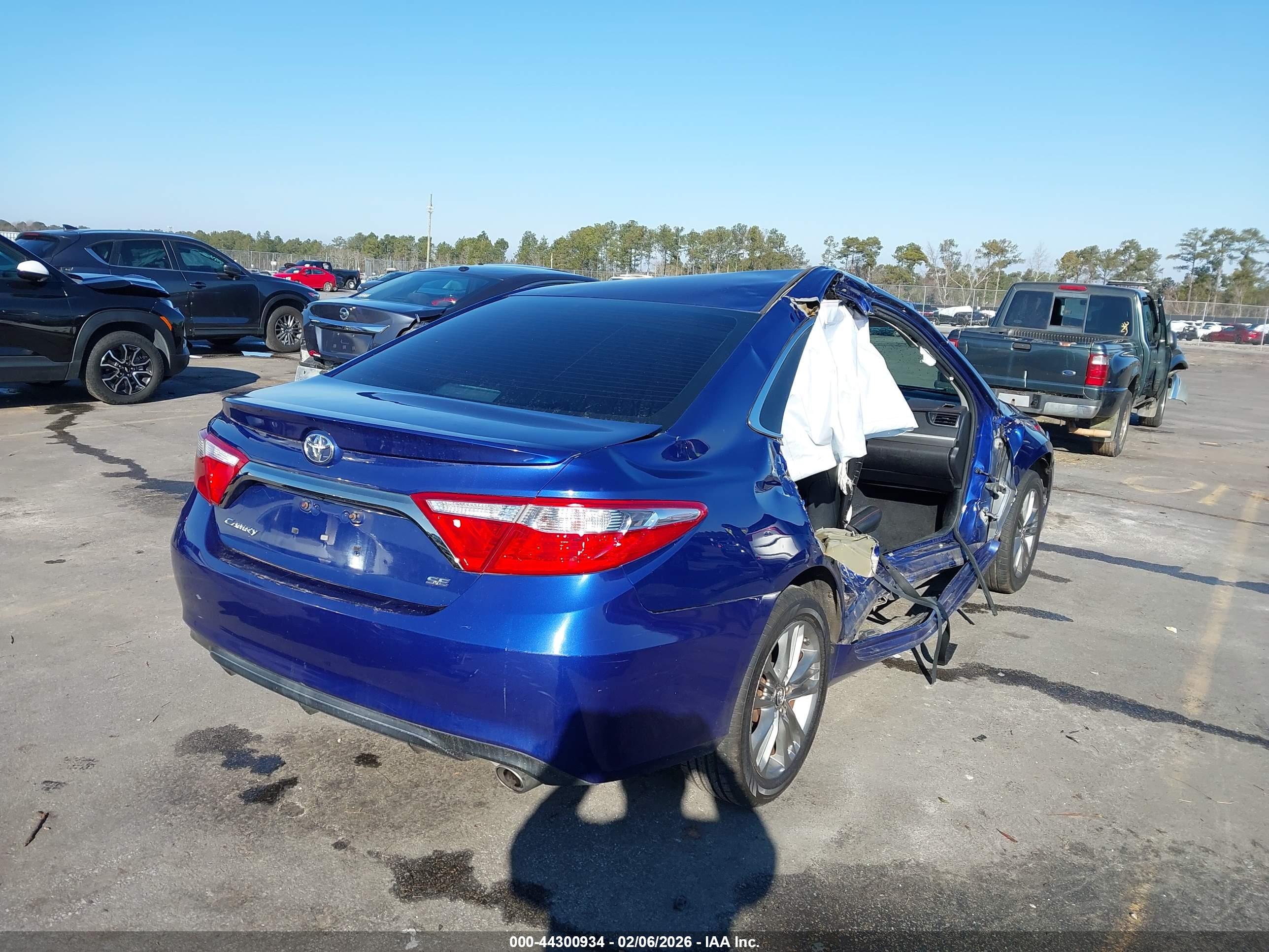 TOYOTA CAMRY image 4