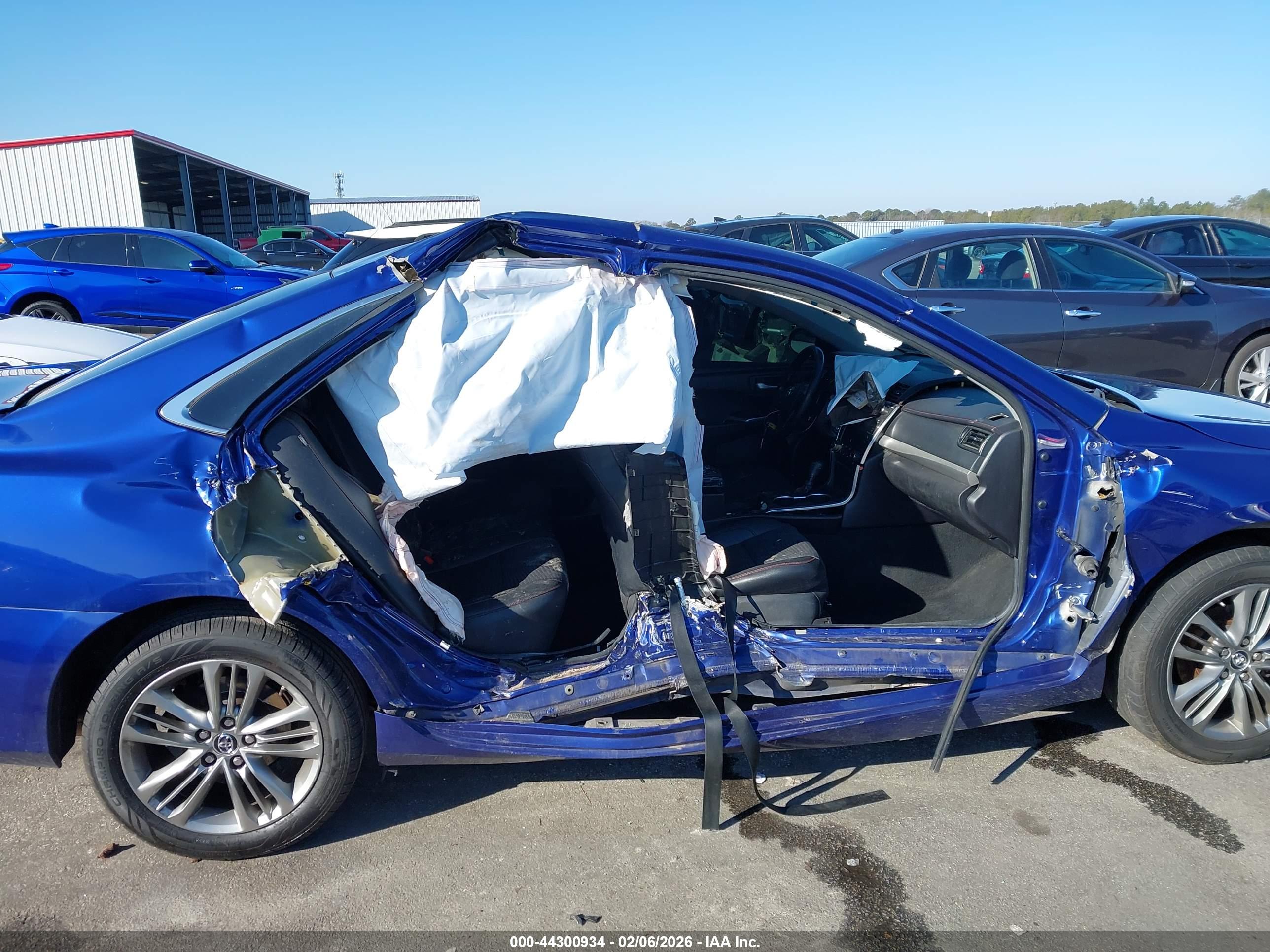 TOYOTA CAMRY image 6