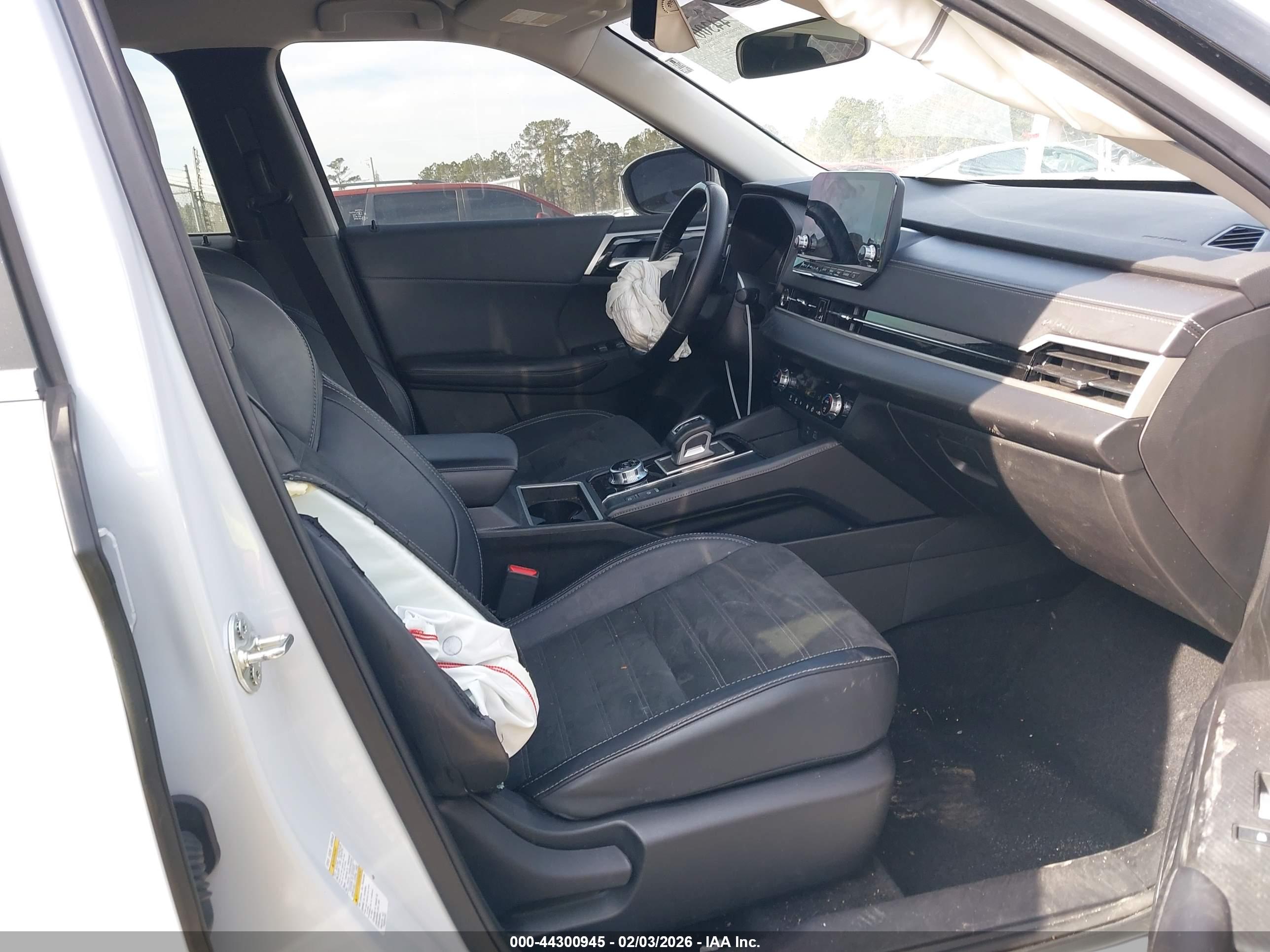 MITSUBISHI OUTLANDER image 5