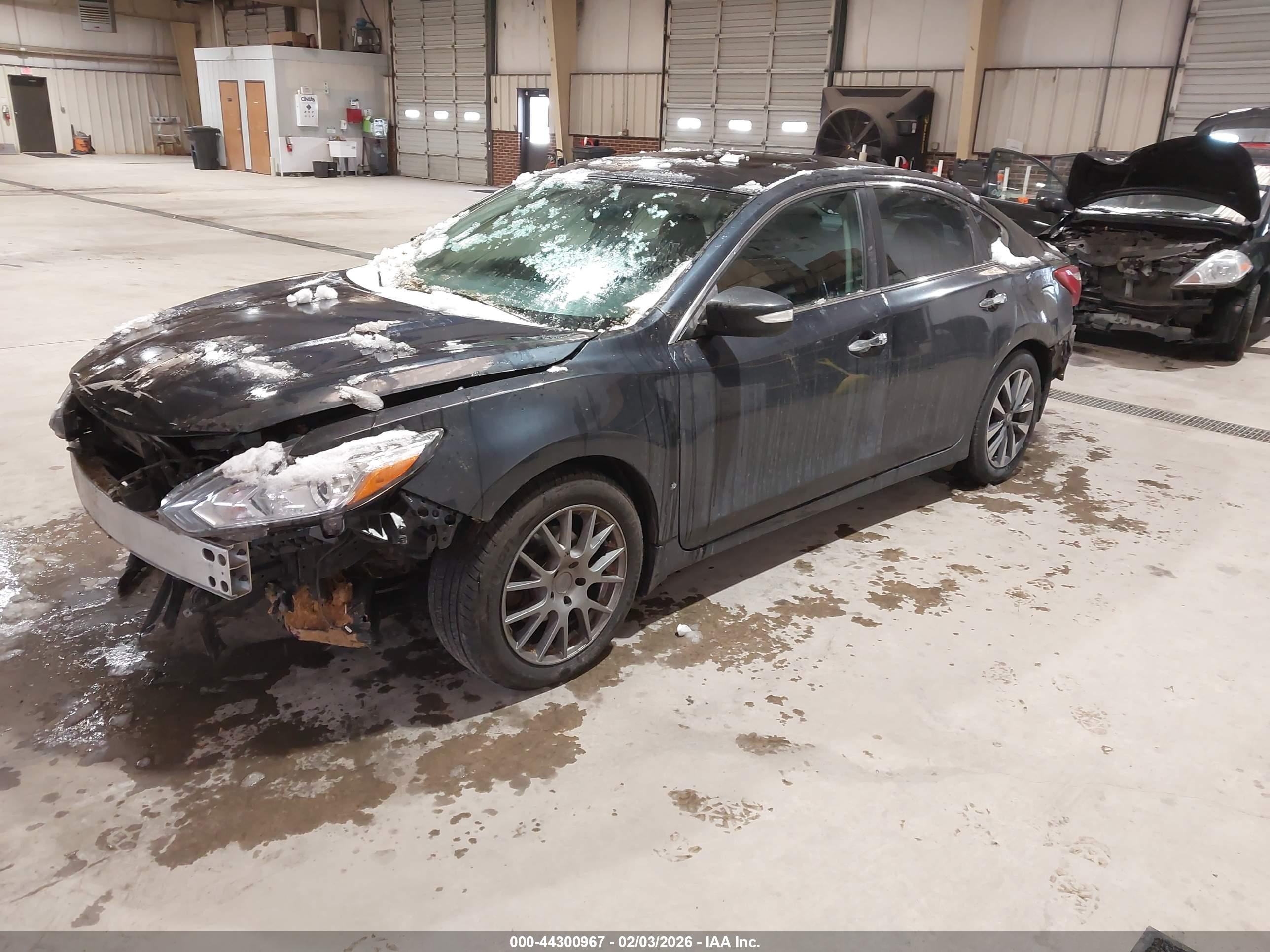 NISSAN ALTIMA image 2
