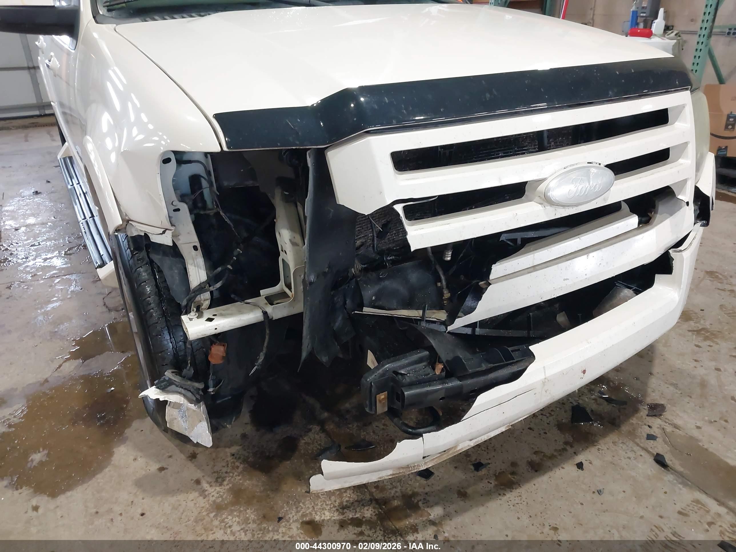 FORD EXPEDITION image 6