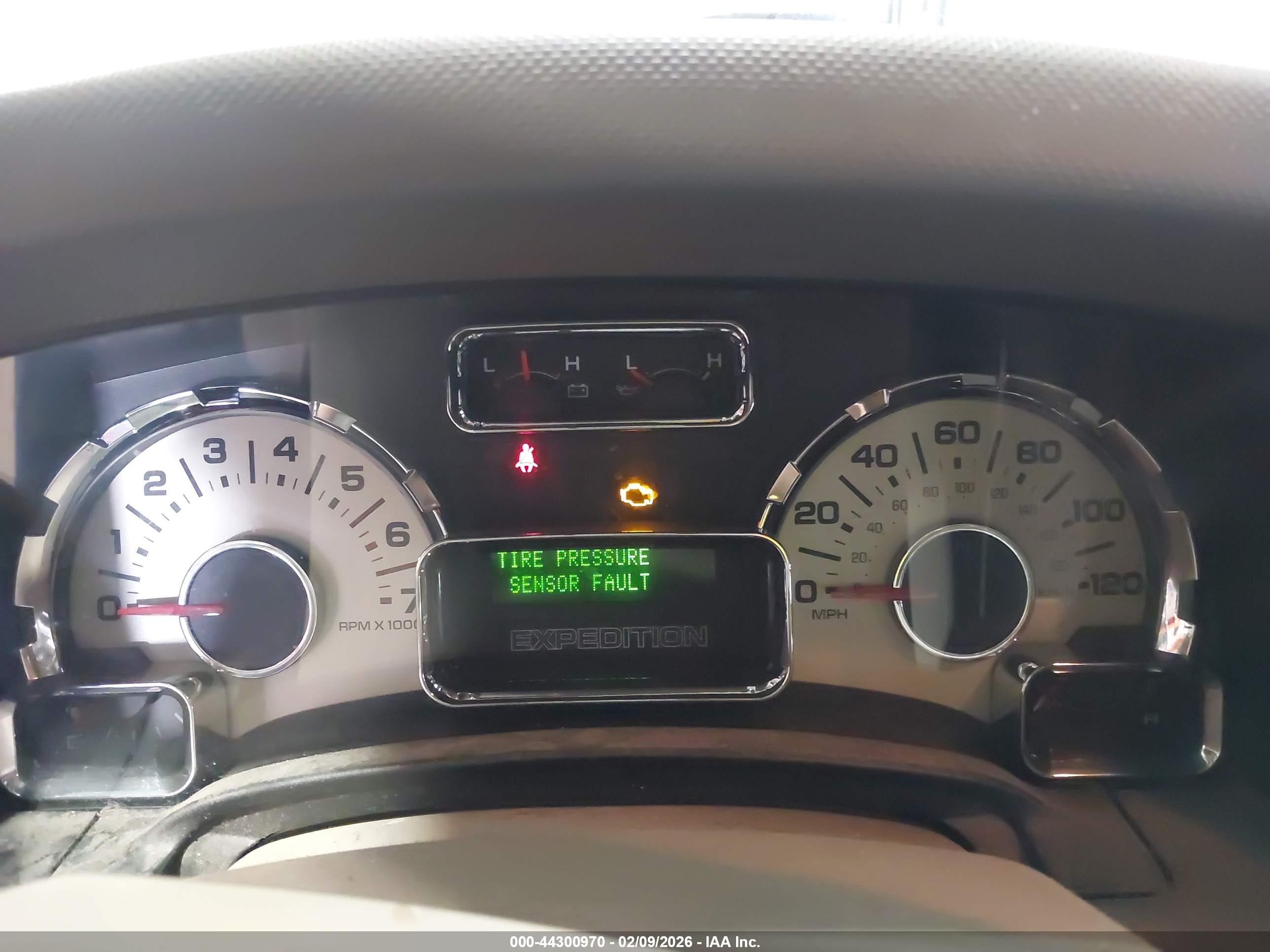 FORD EXPEDITION image 7