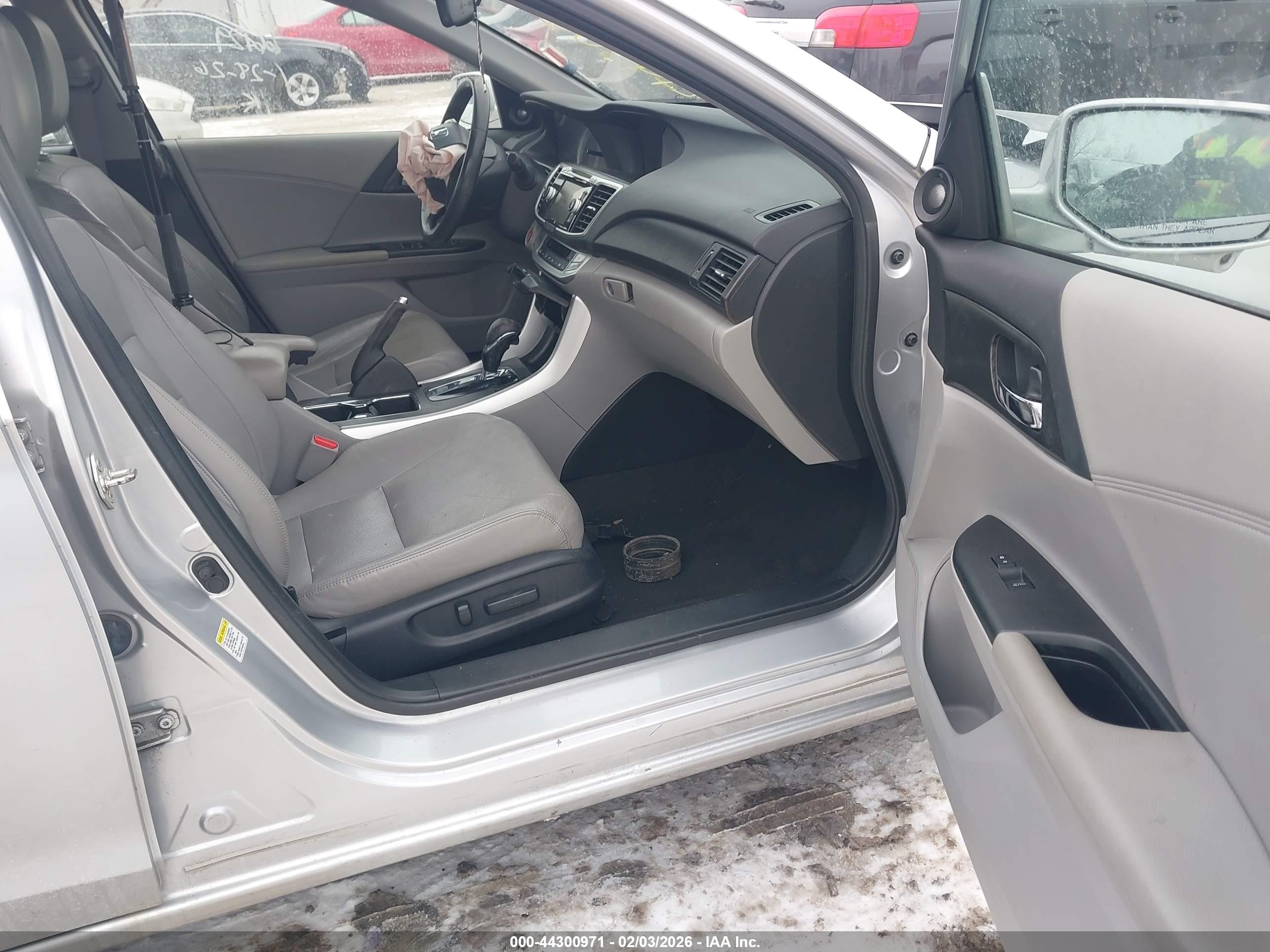 HONDA ACCORD image 5