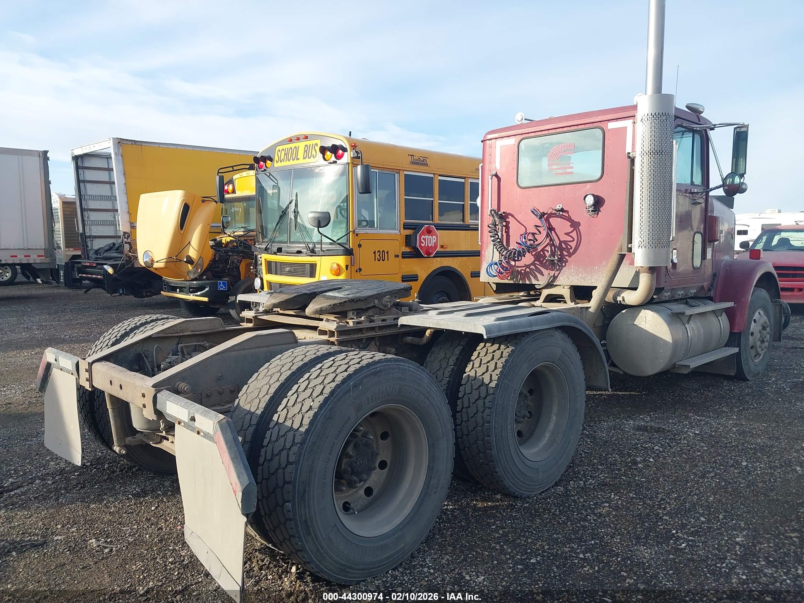 INTERNATIONAL 9000 image 4