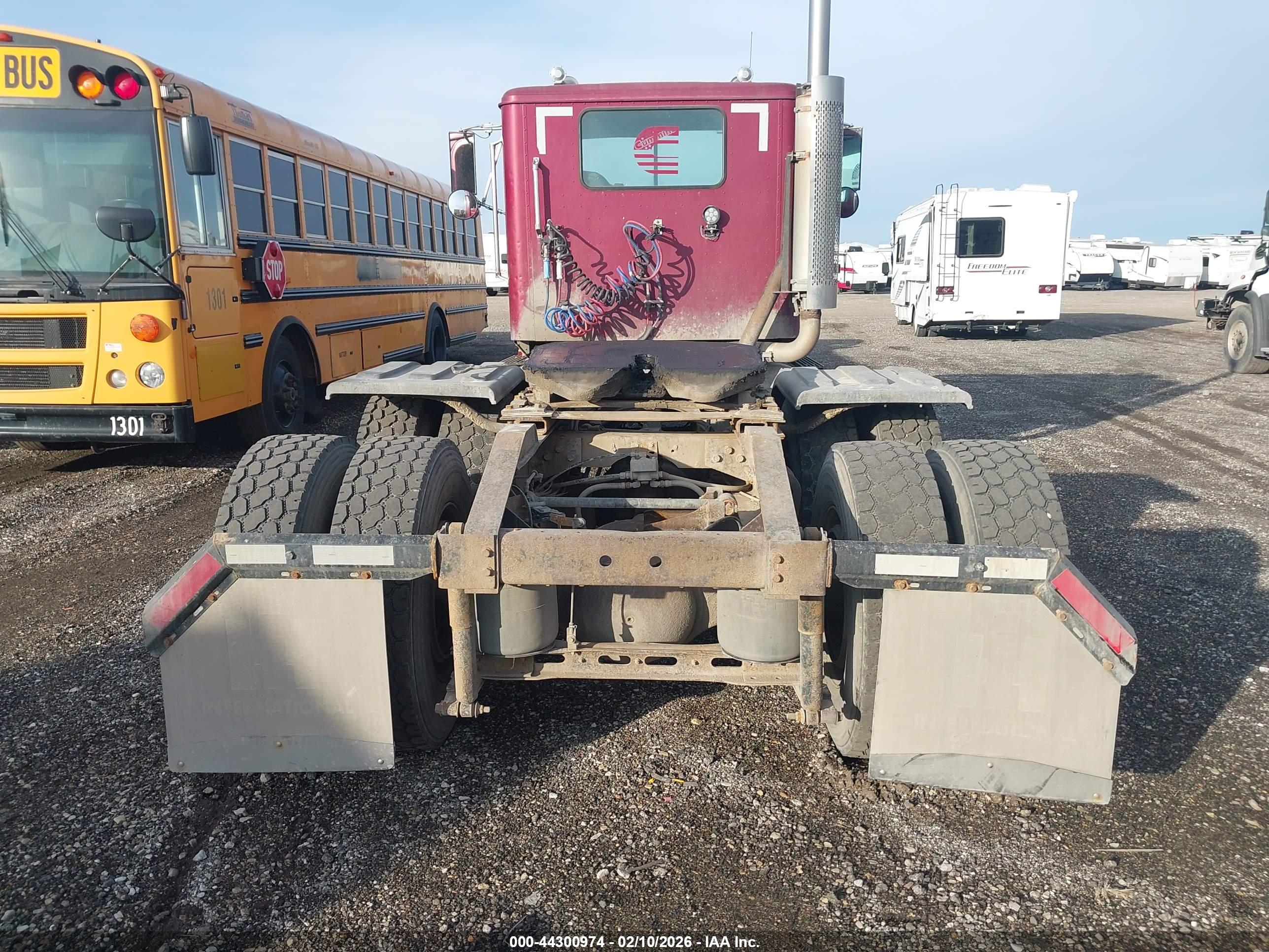 INTERNATIONAL 9000 image 8