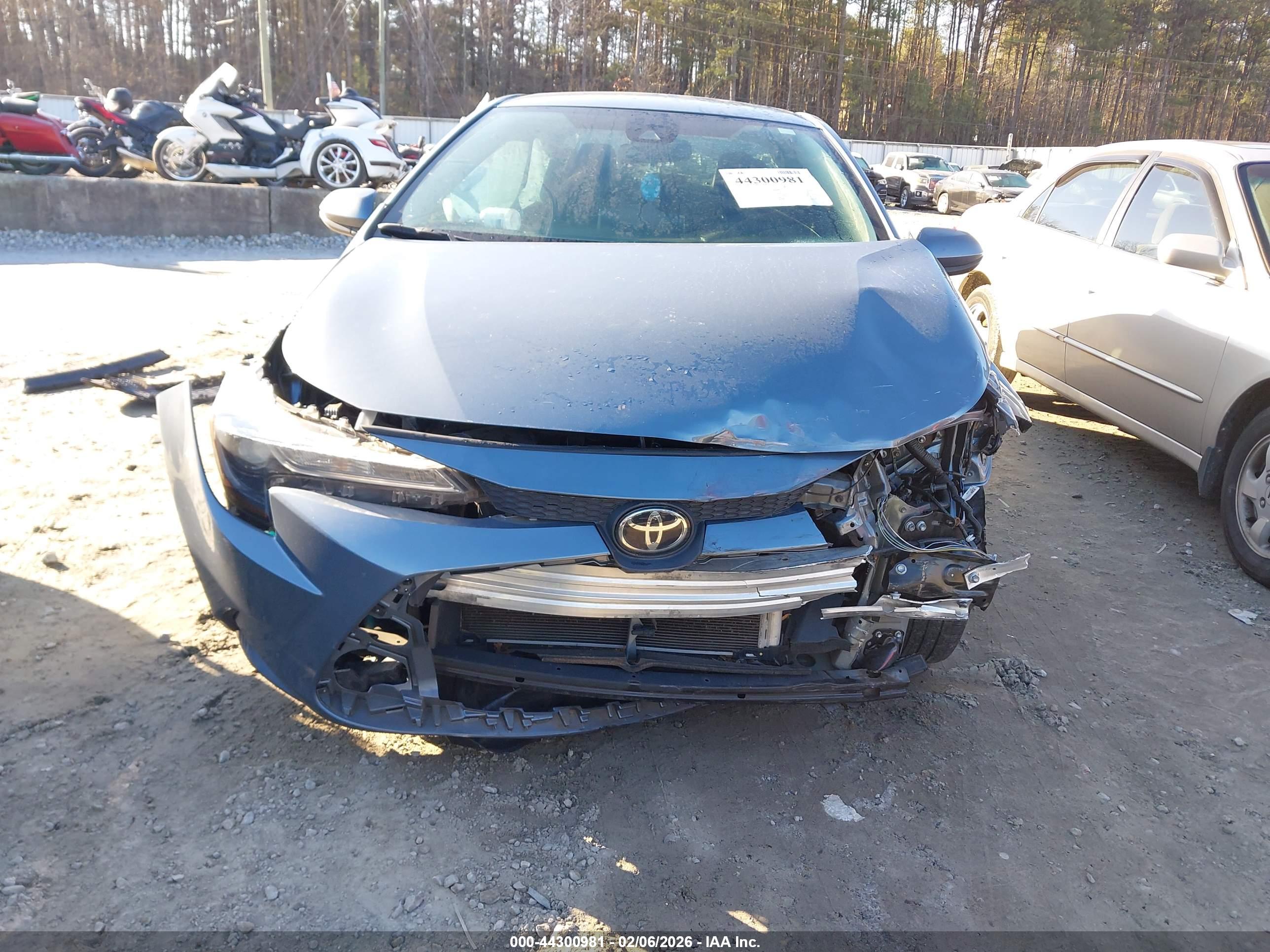 TOYOTA COROLLA image 6