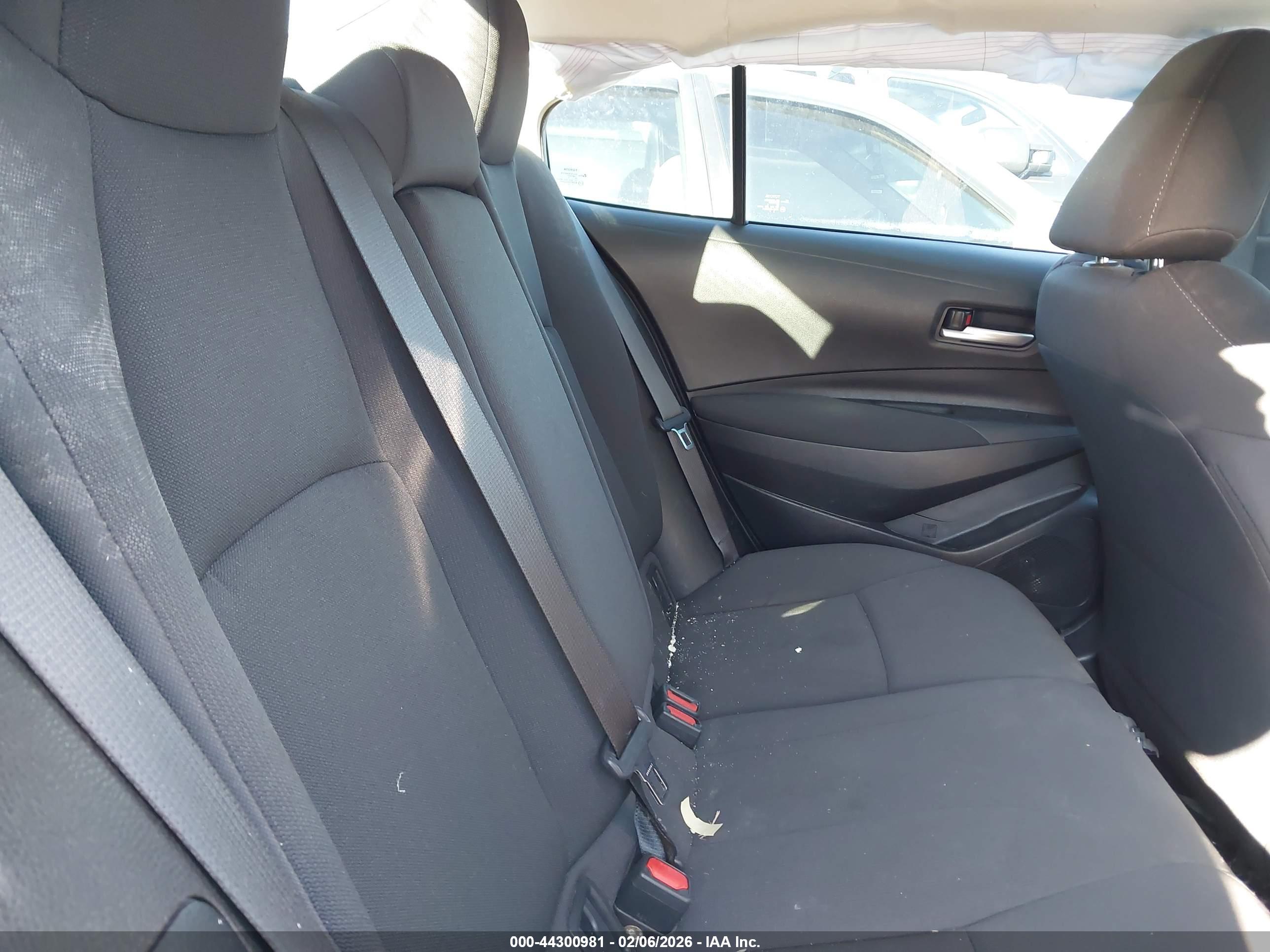 TOYOTA COROLLA image 8