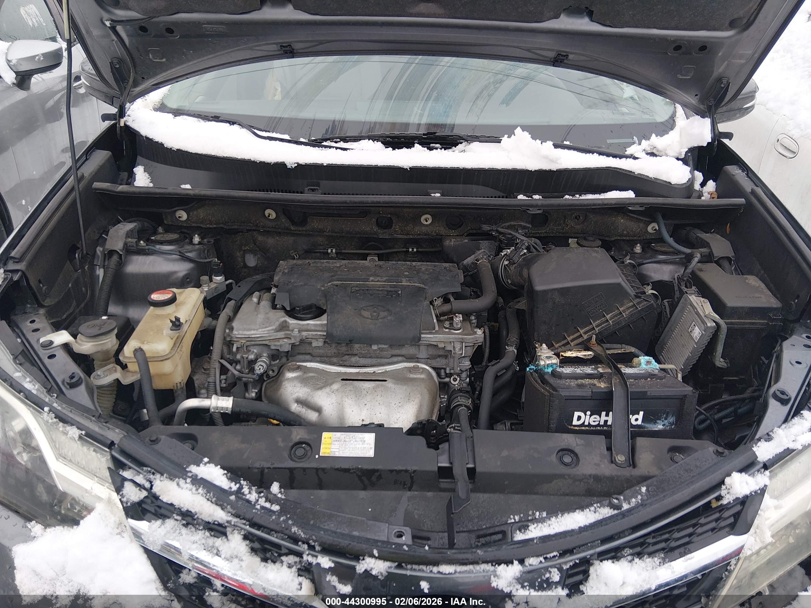 TOYOTA RAV4 image 10