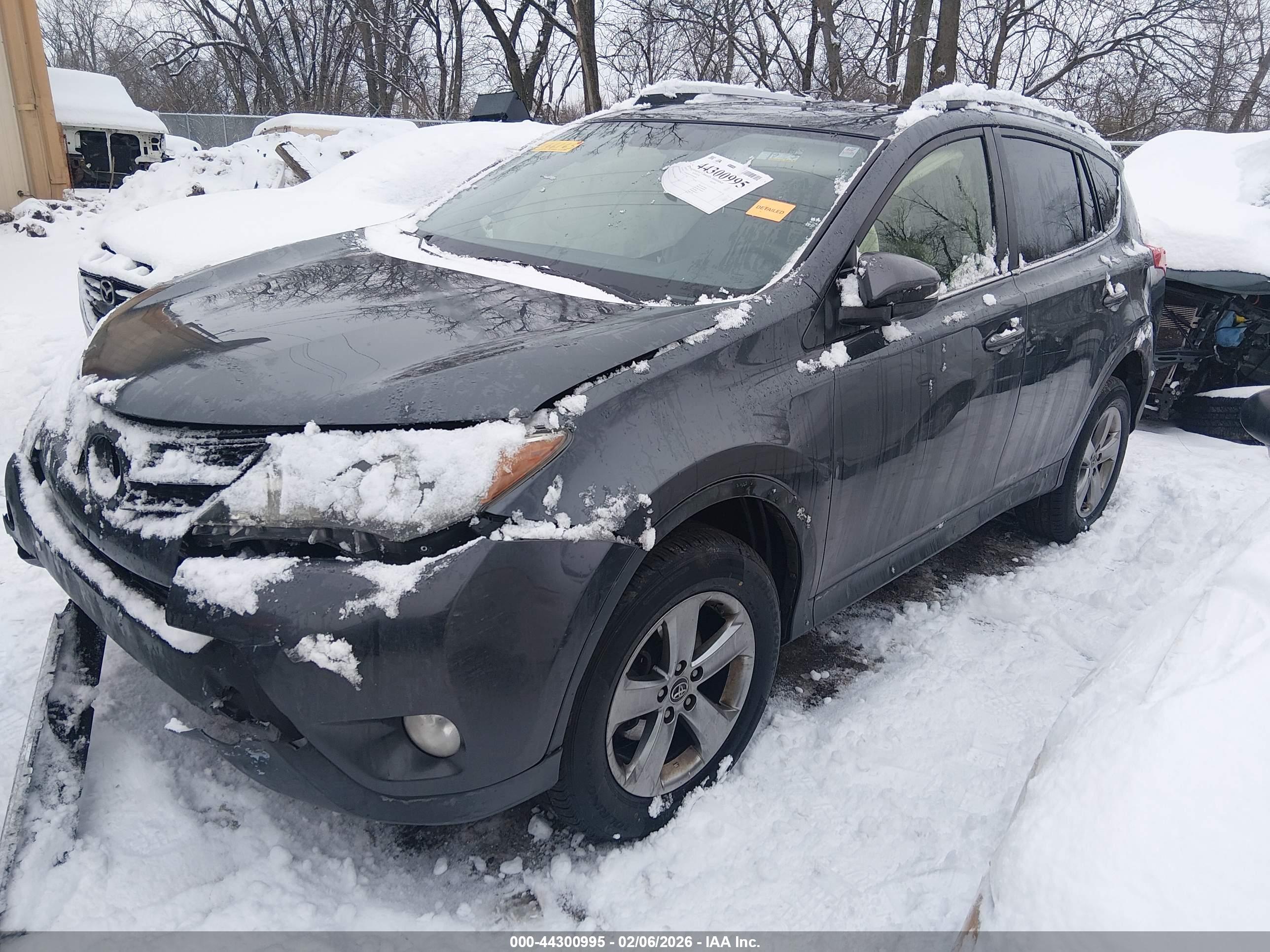 TOYOTA RAV4 image 2
