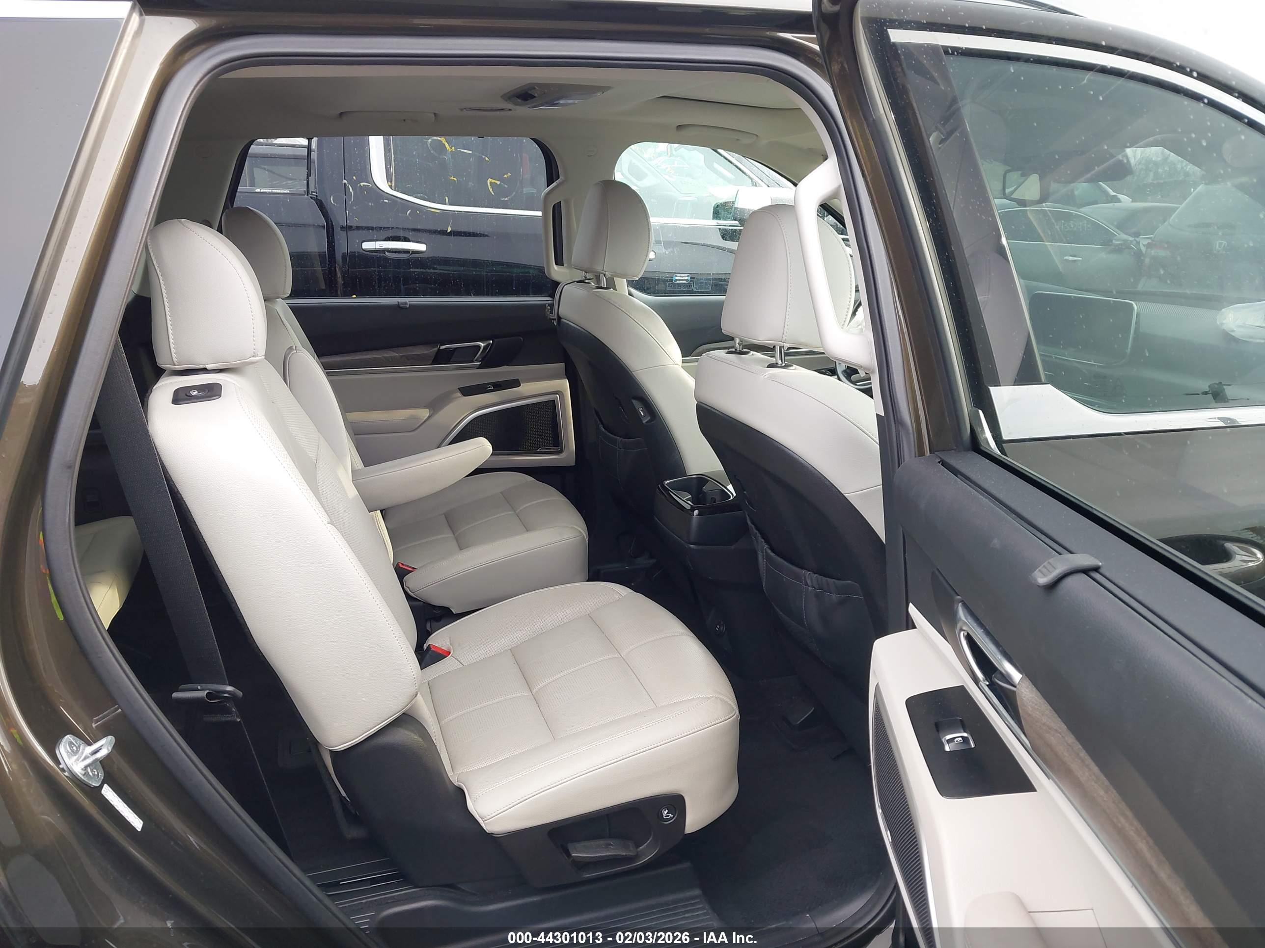KIA TELLURIDE image 8