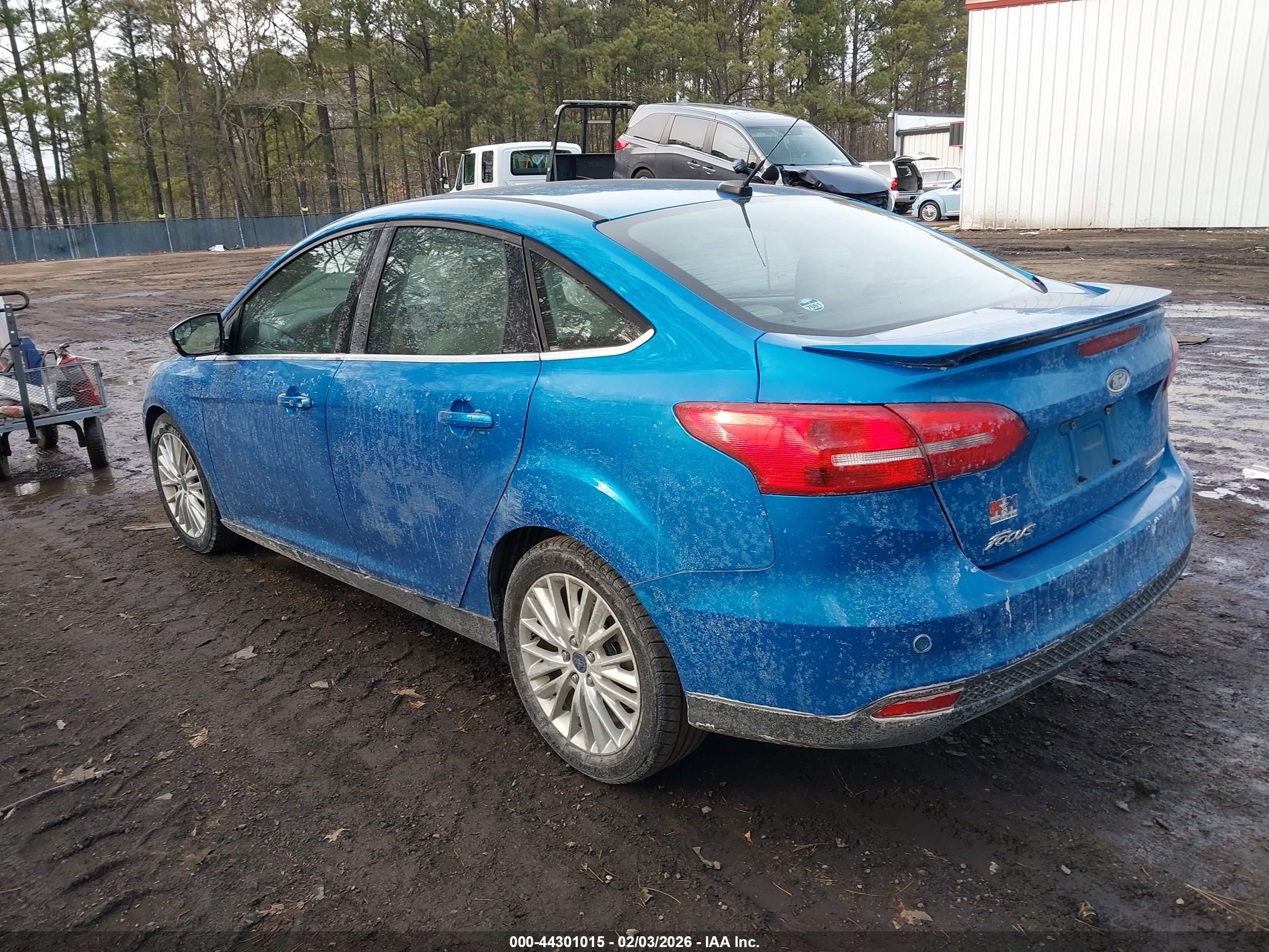 FORD FOCUS image 3