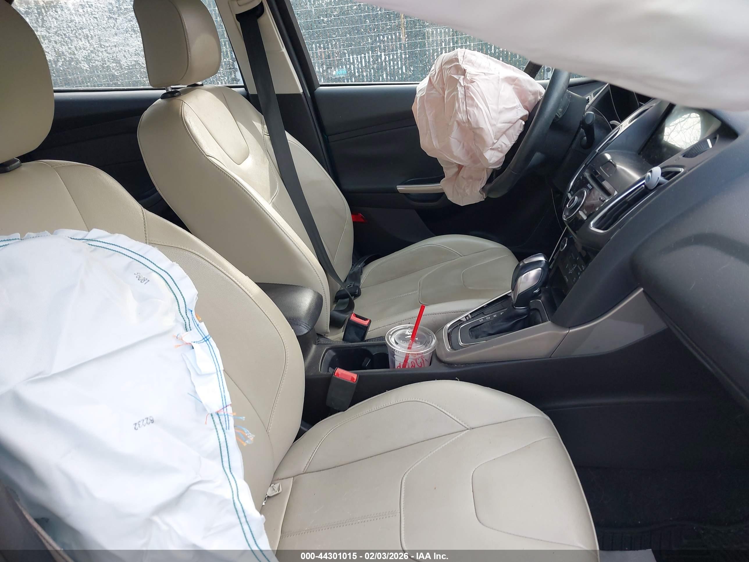 FORD FOCUS image 5