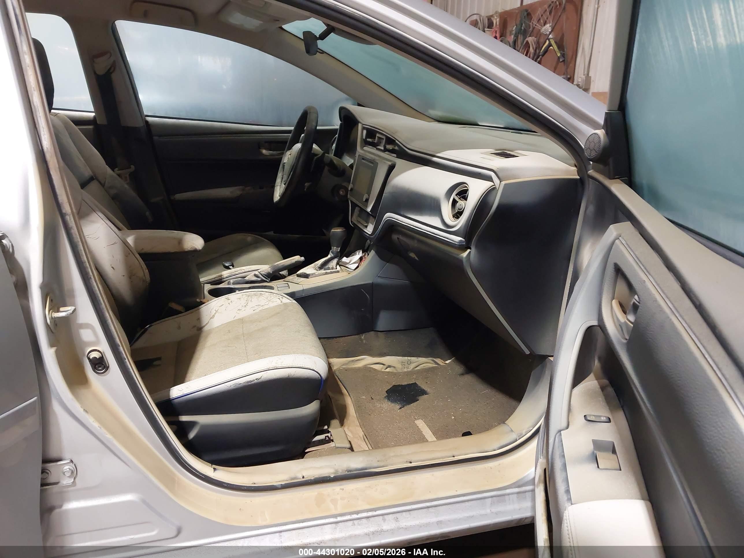 TOYOTA COROLLA image 5