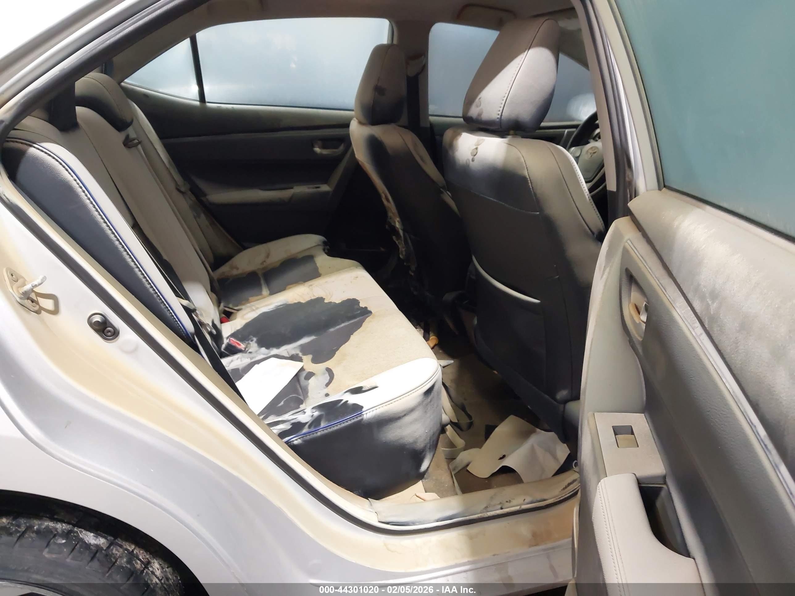TOYOTA COROLLA image 8