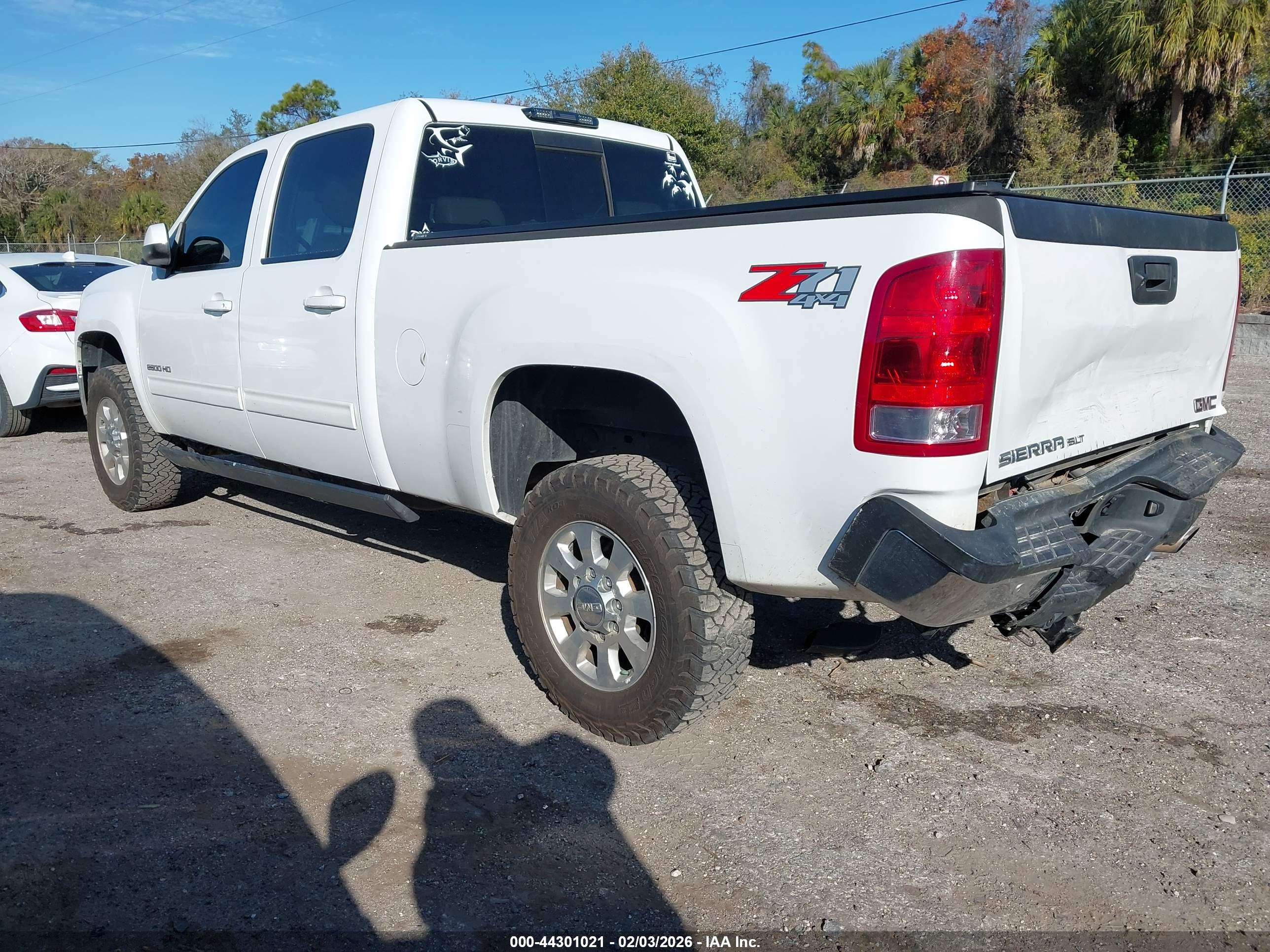 GMC SIERRA image 3