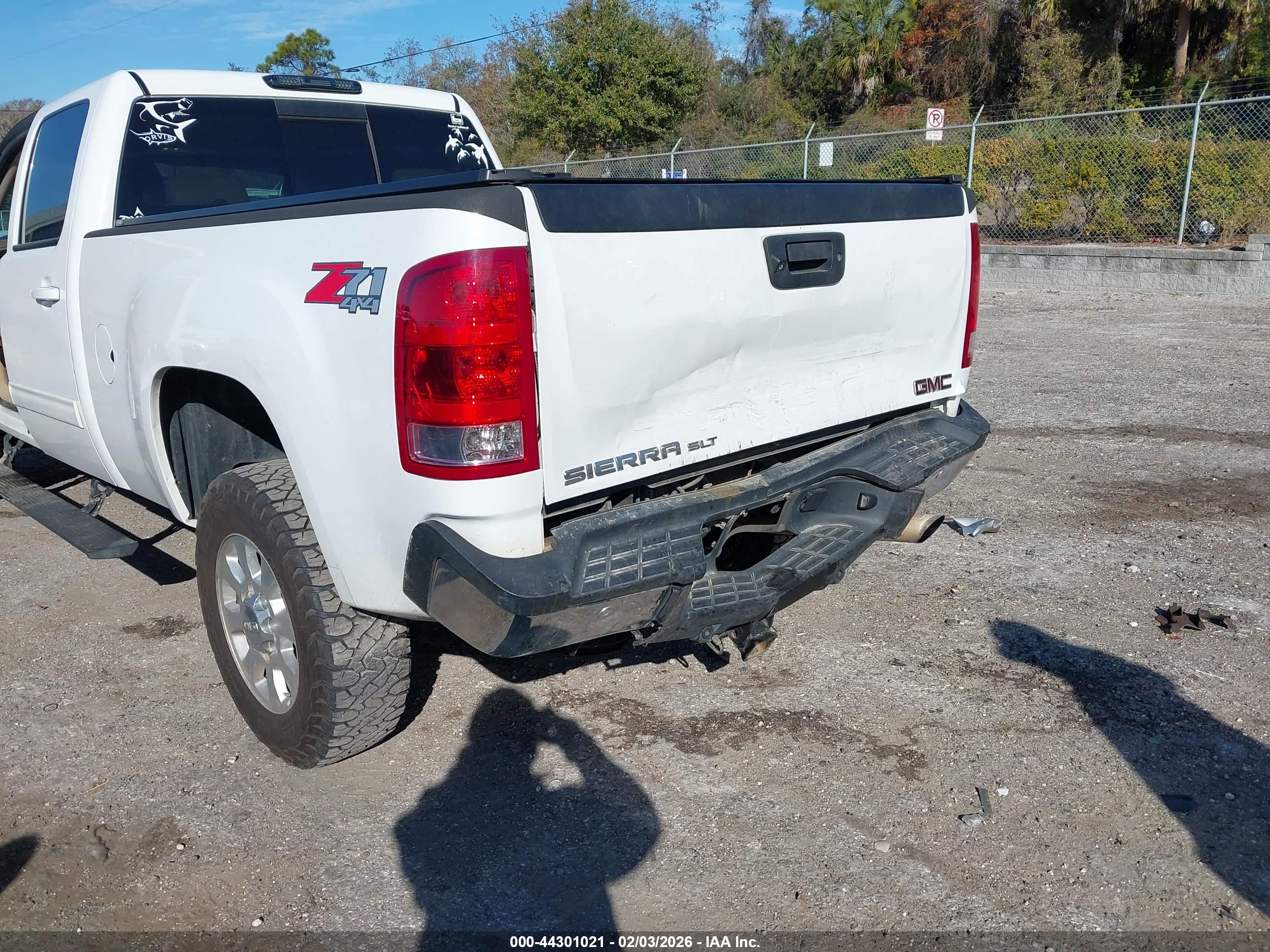 GMC SIERRA image 6
