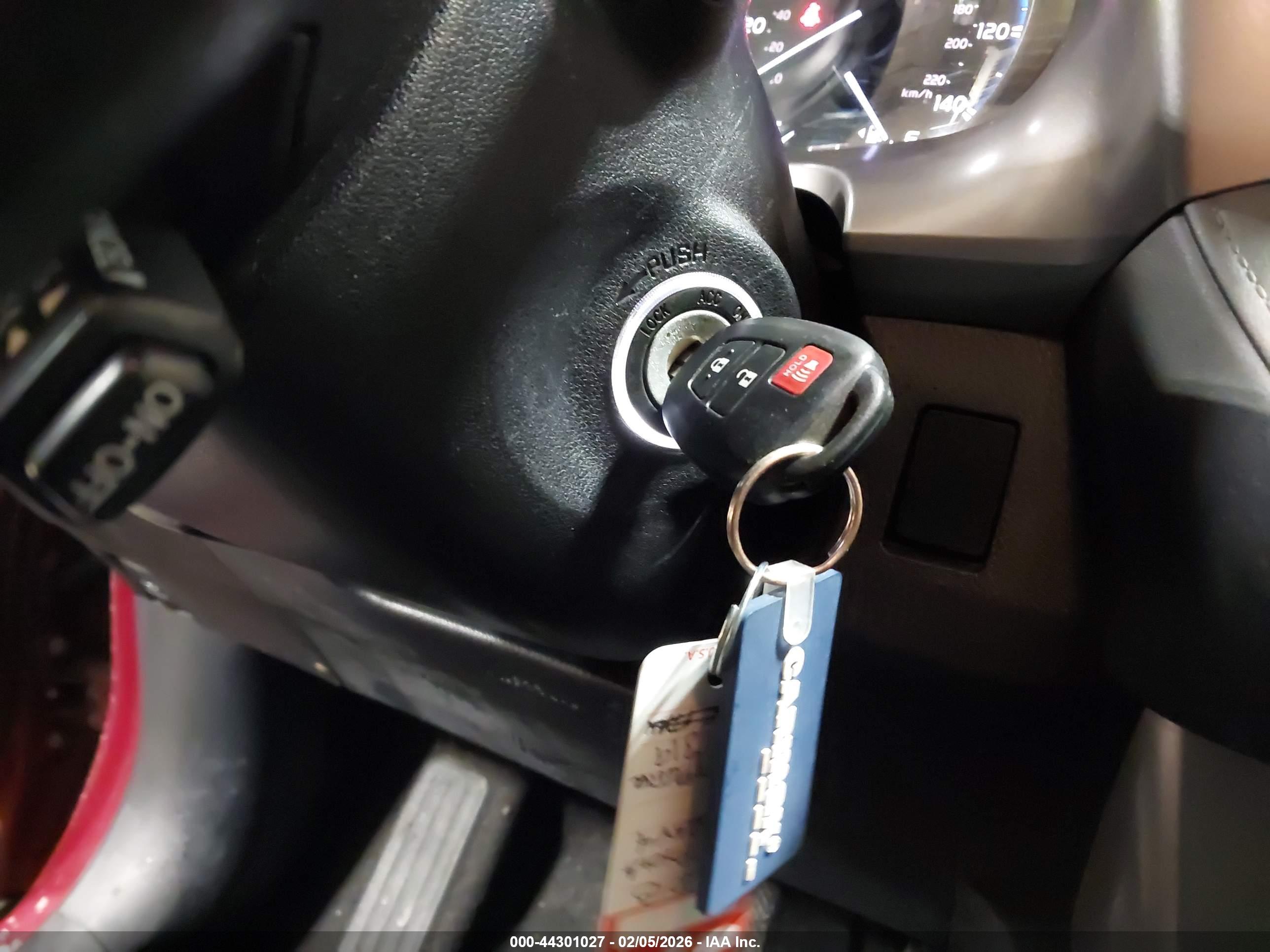TOYOTA RAV4 image 11