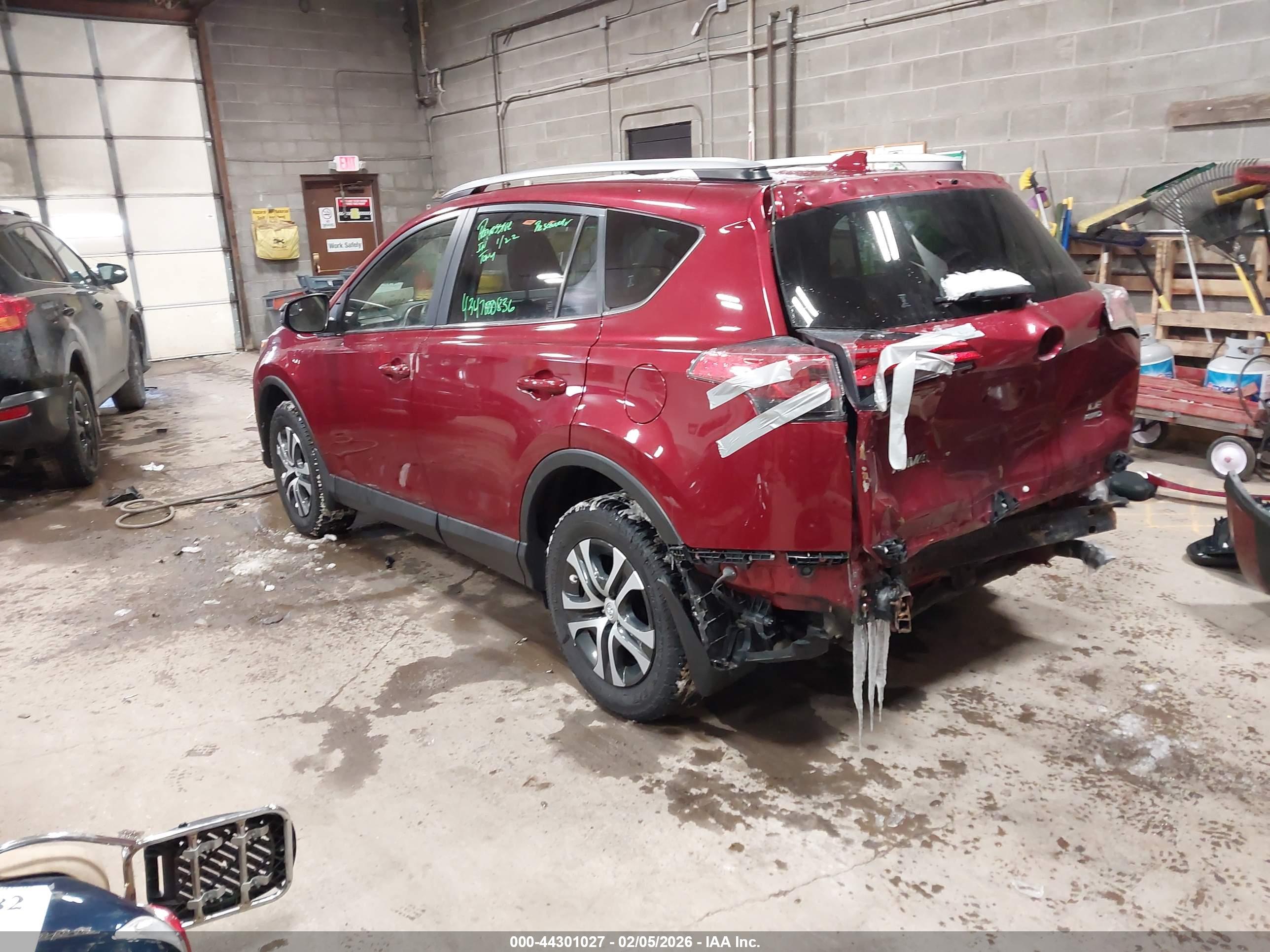 TOYOTA RAV4 image 3