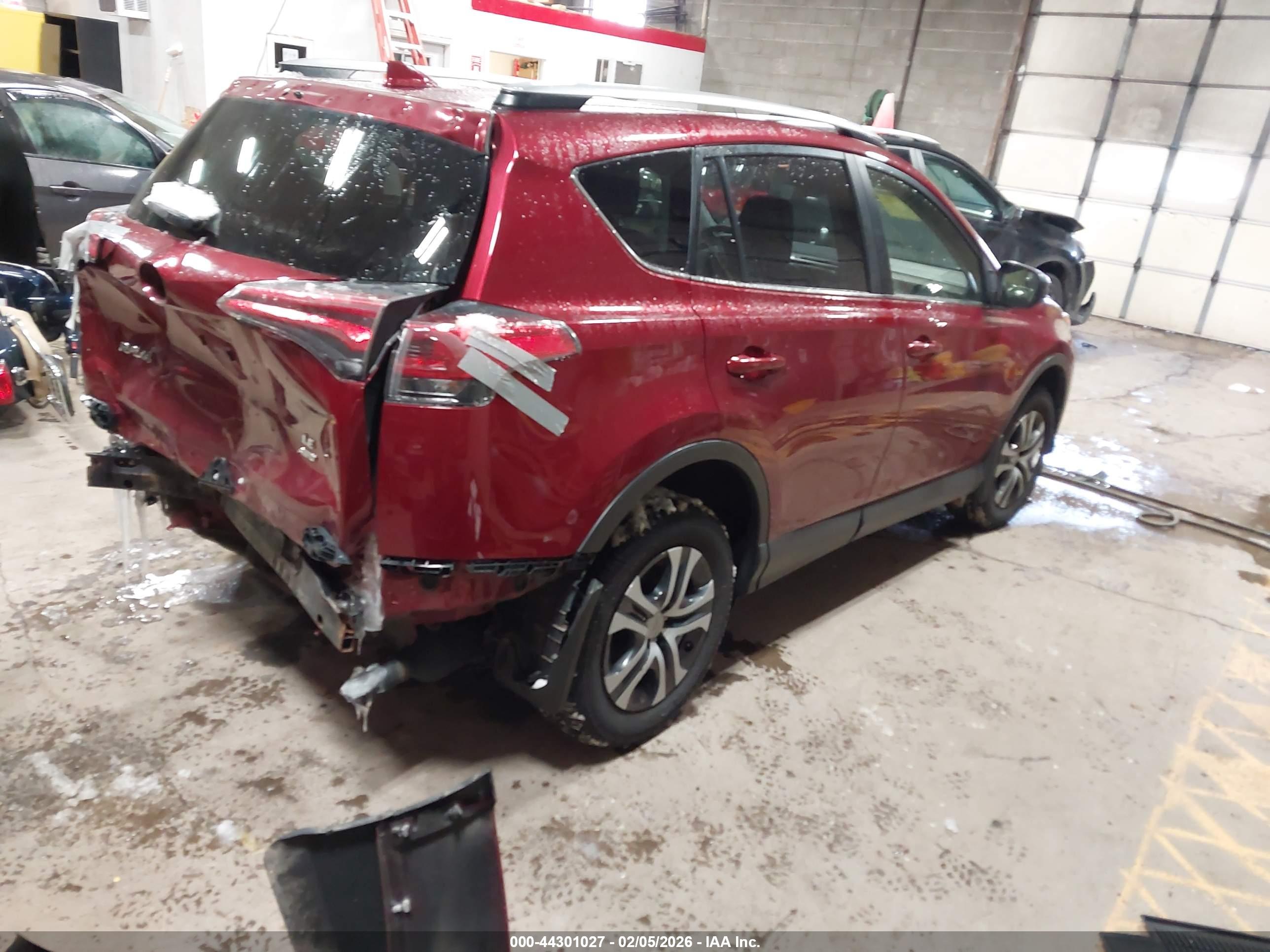 TOYOTA RAV4 image 4