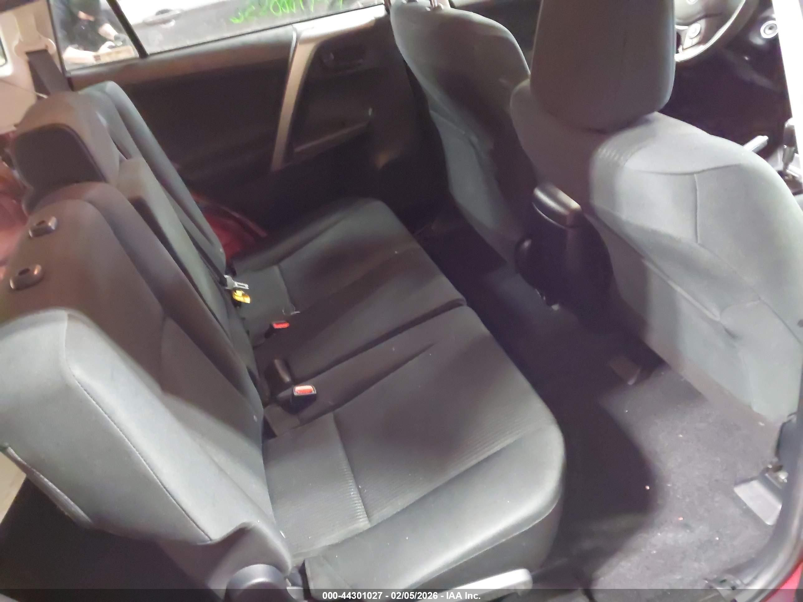 TOYOTA RAV4 image 8