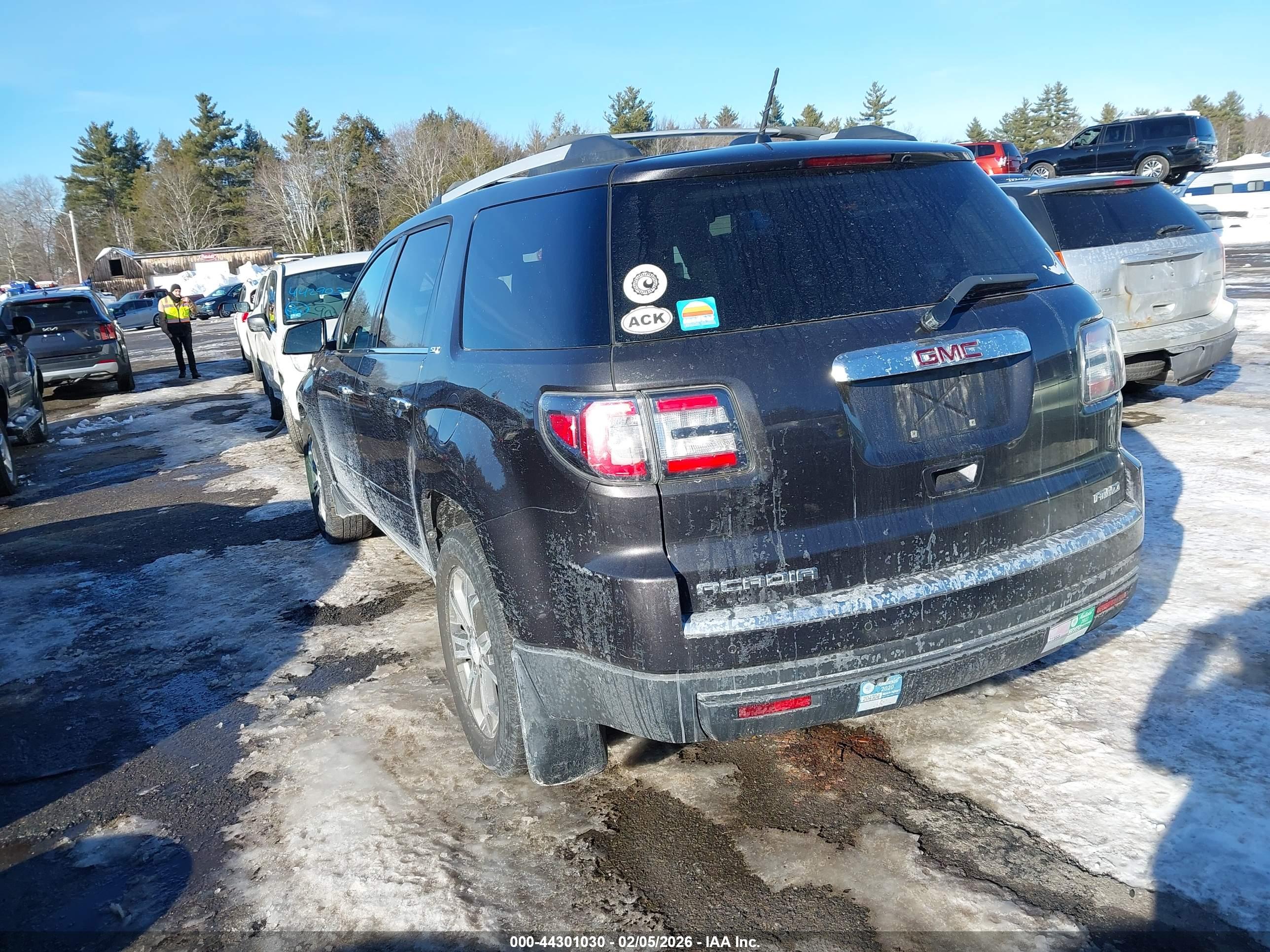 GMC ACADIA image 3