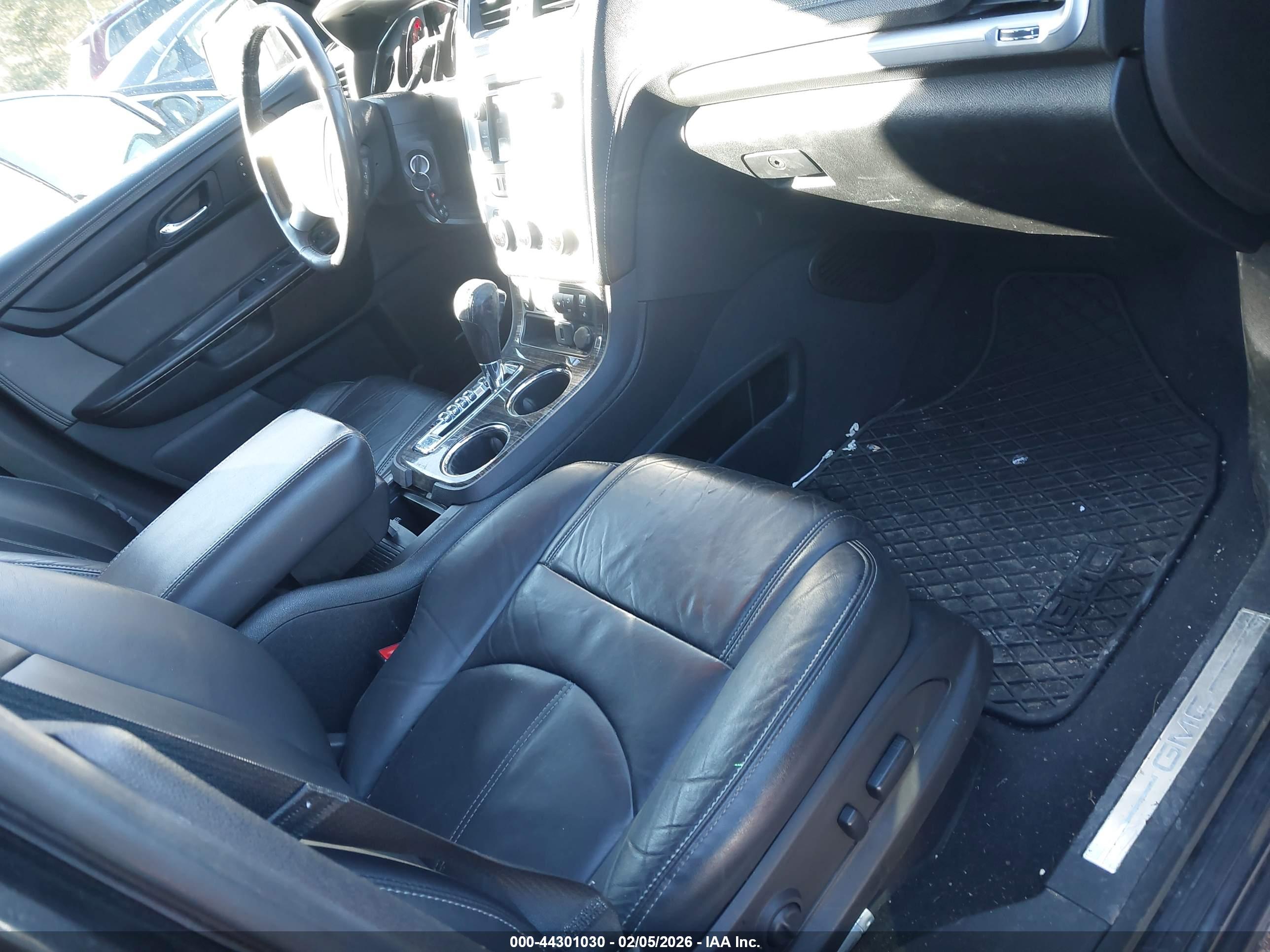GMC ACADIA image 5