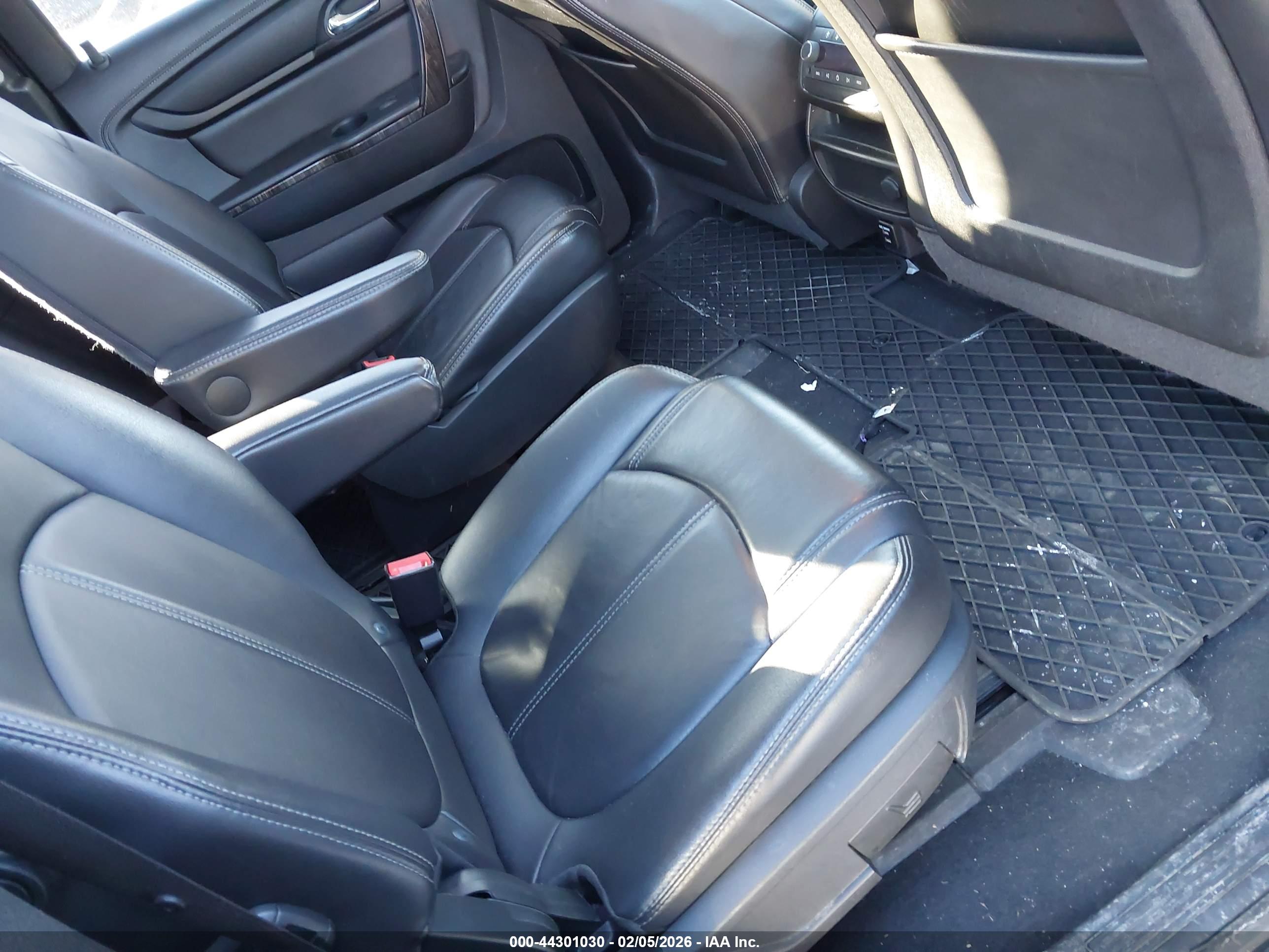 GMC ACADIA image 8