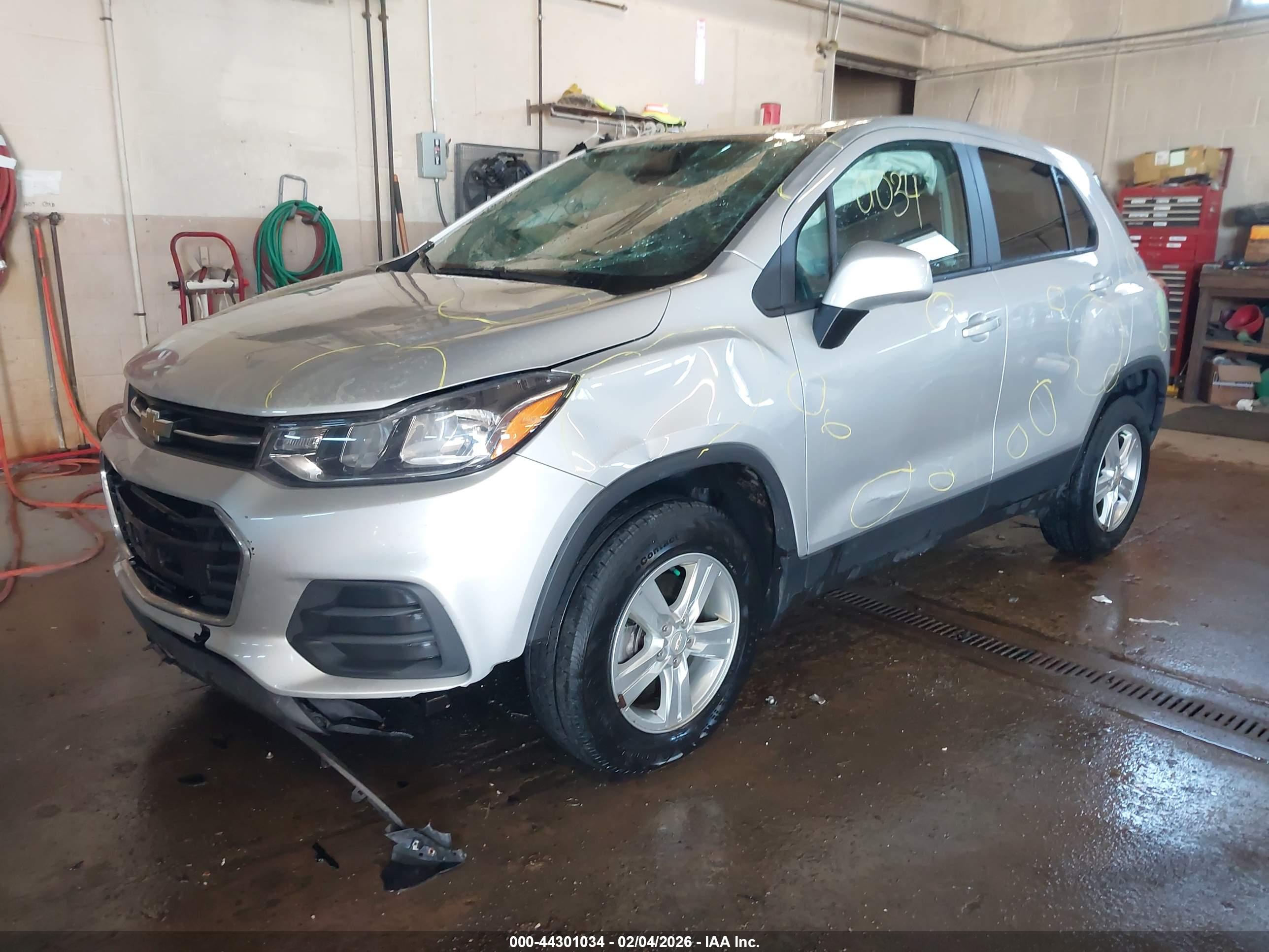 CHEVROLET TRAX image 2