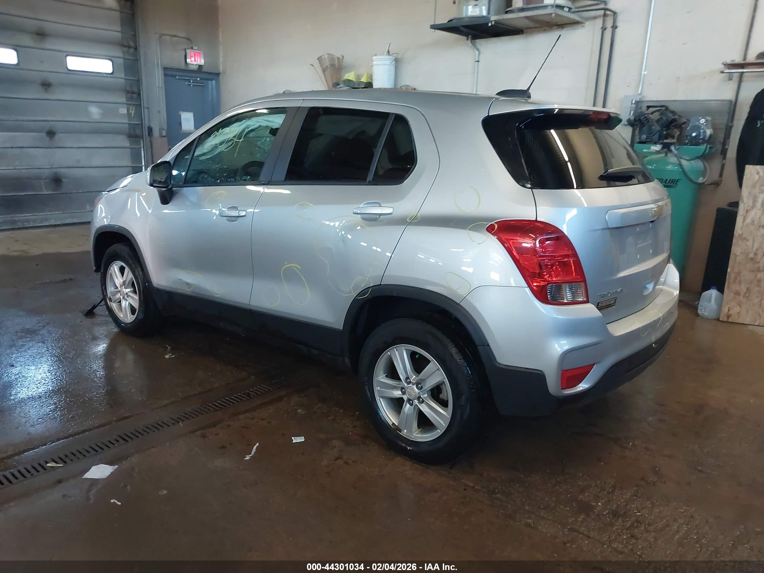CHEVROLET TRAX image 3