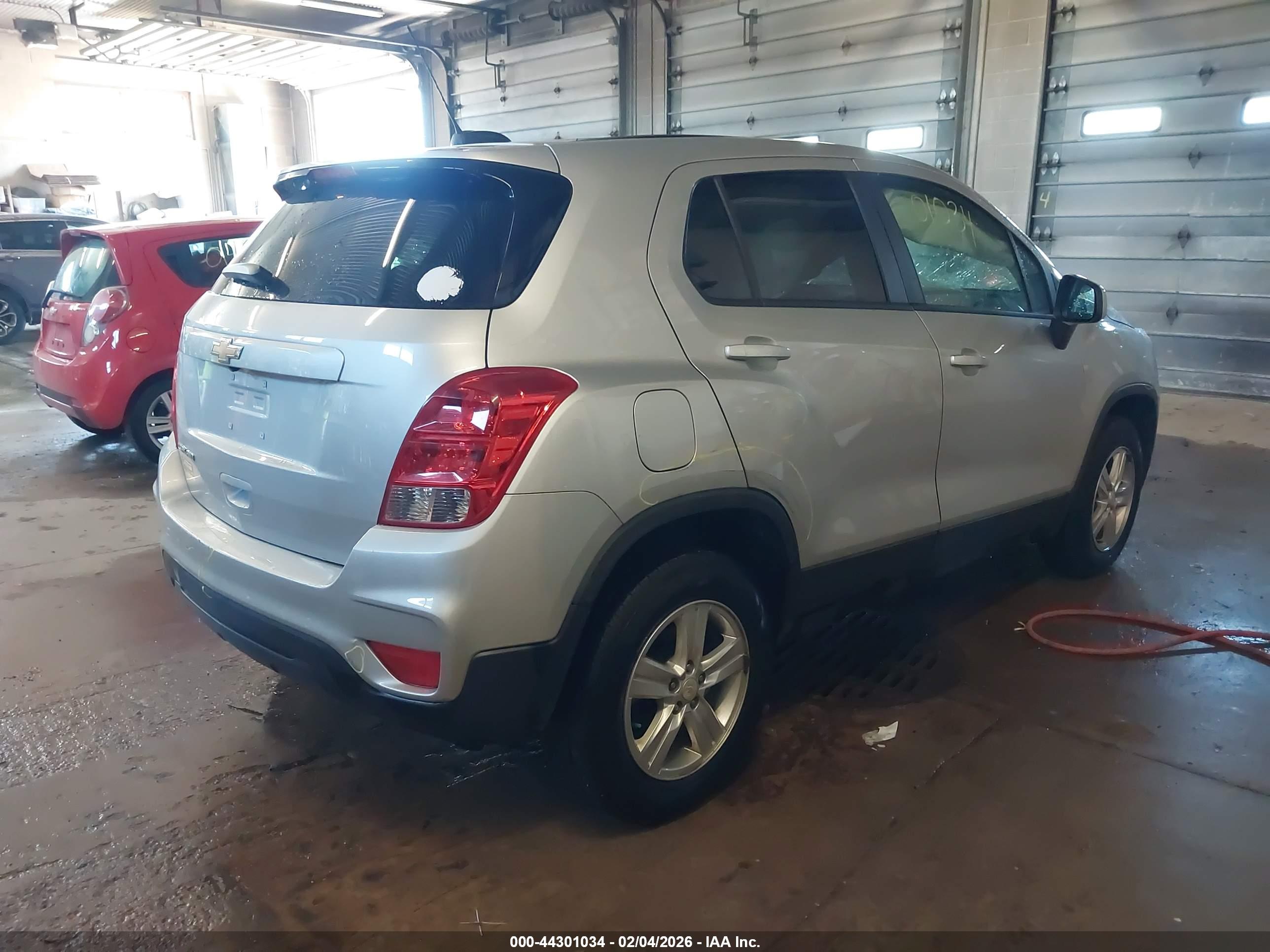 CHEVROLET TRAX image 4